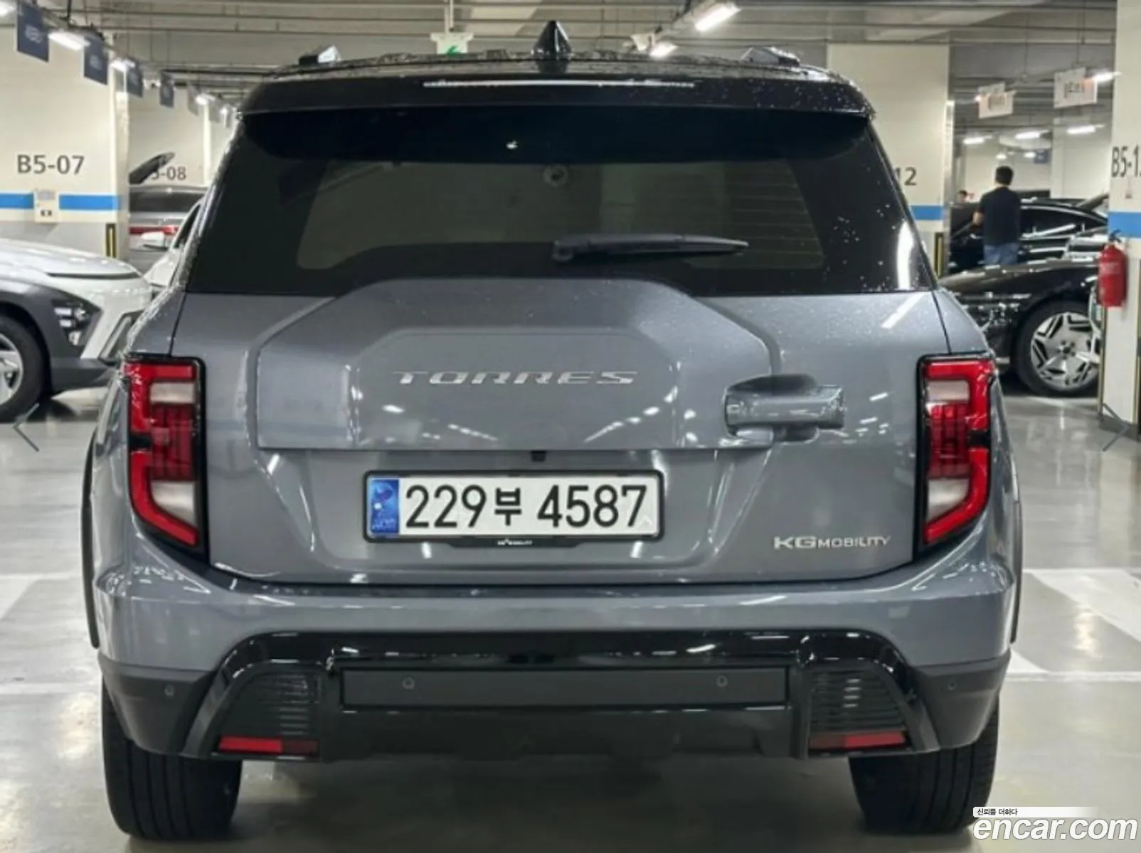 Kg Mobility Ssangyong Torres Gasoline 15 2Wd Black Edition - фотография 4616619