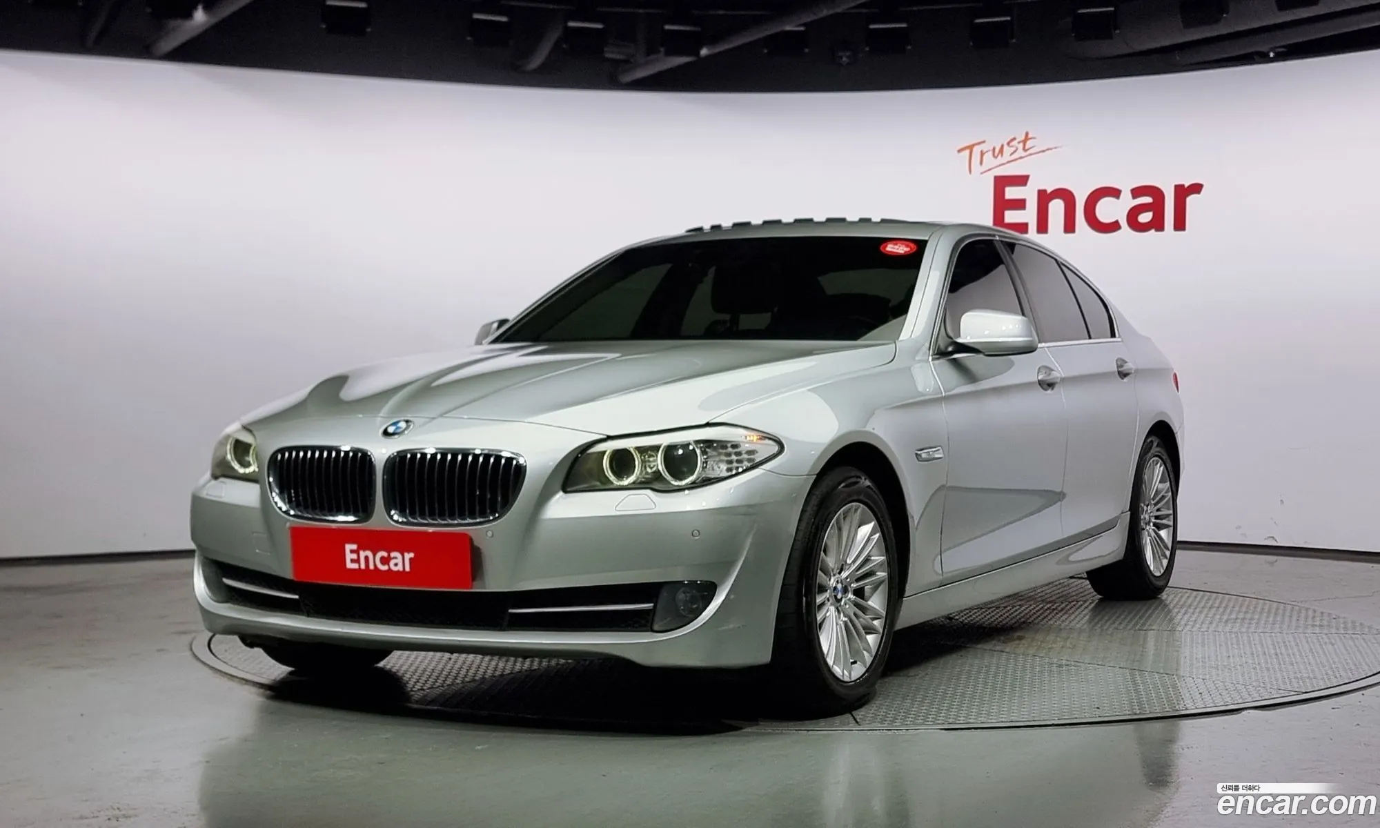BMW 5 Series F10 520D - фотография 11833570
