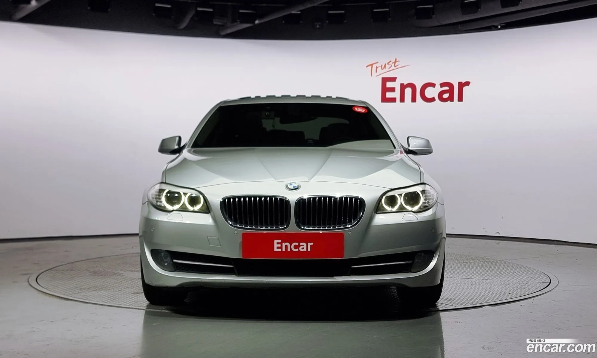 BMW 5 Series F10 520D - фотография 11833572