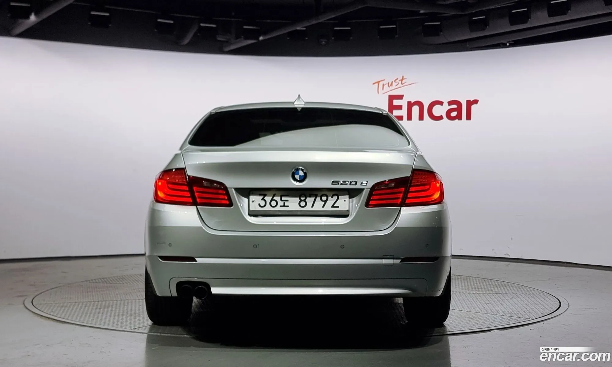 BMW 5 Series F10 520D - фотография 11833573