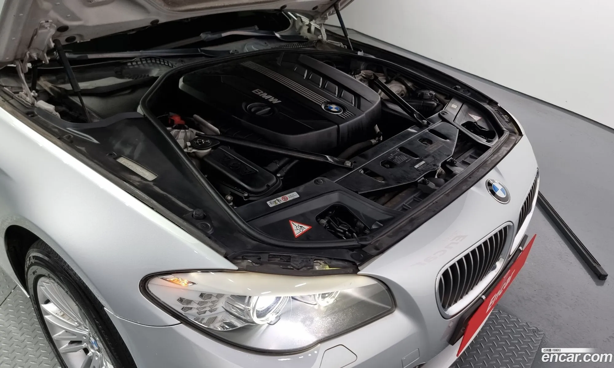 BMW 5 Series F10 520D - фотография 11833575