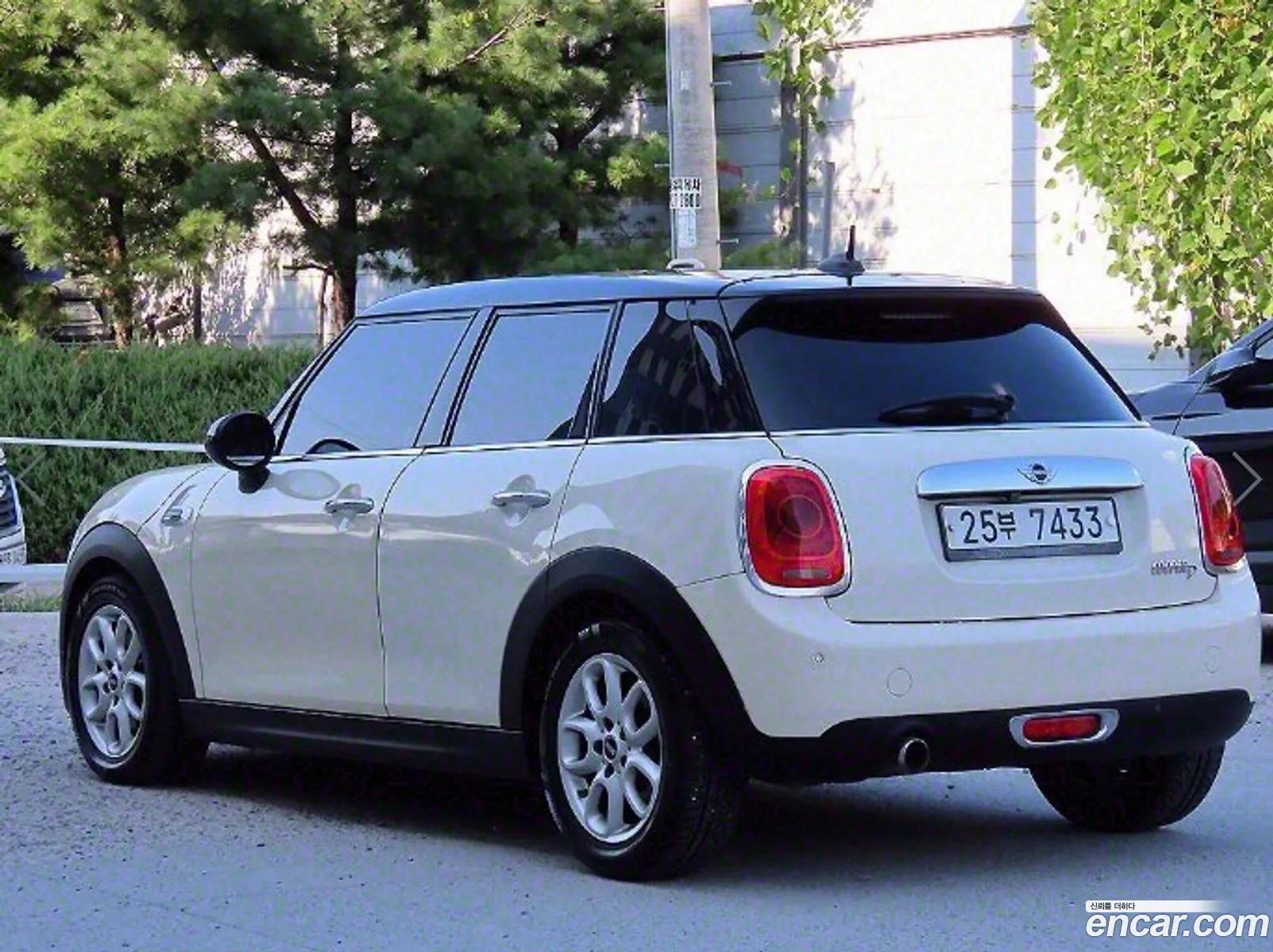 Mini Cooper D 5-Door High 3Rd Generation - фотография 703141