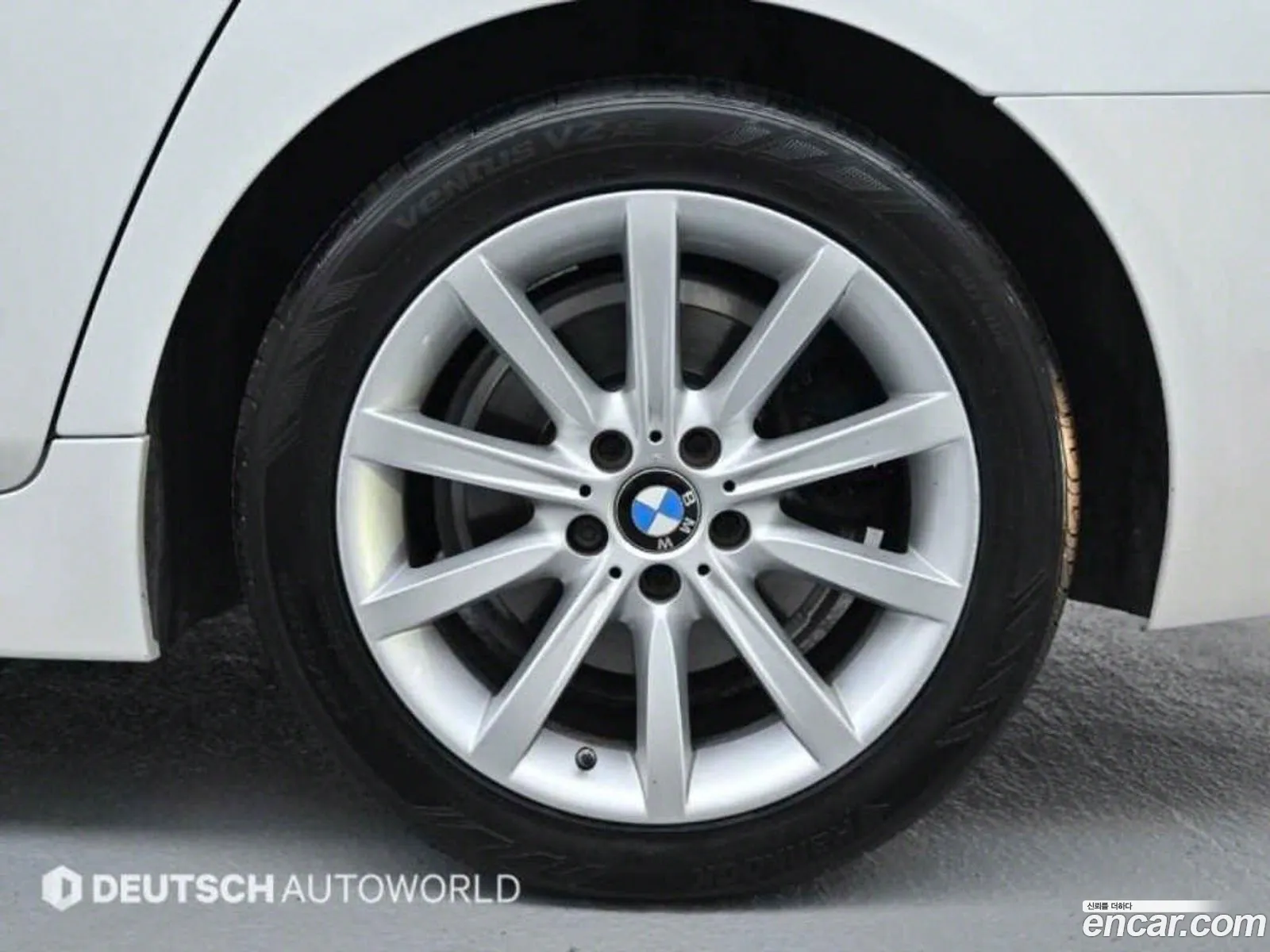 BMW 5 Series F10 528I - фотография 11572519