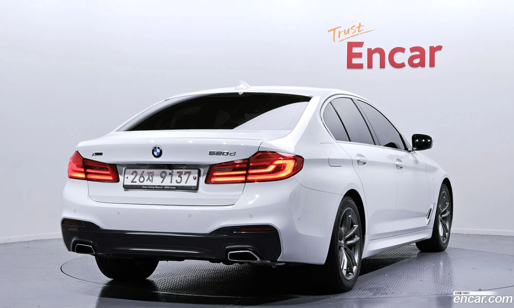 BMW 5 Series G30 520D xDrive M Sport Plus - фотография 11833559