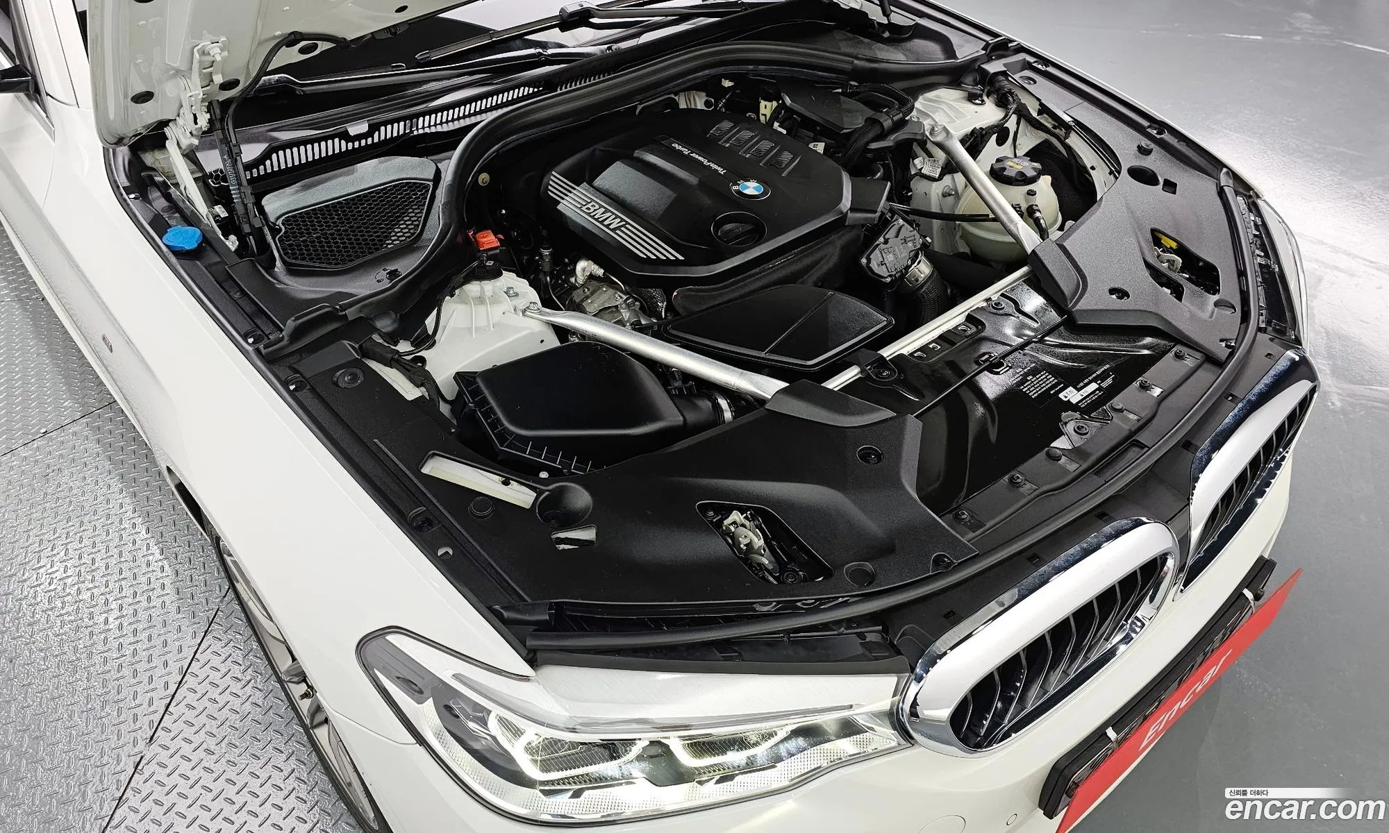 BMW 5 Series G30 520D xDrive M Sport Plus - фотография 11833563
