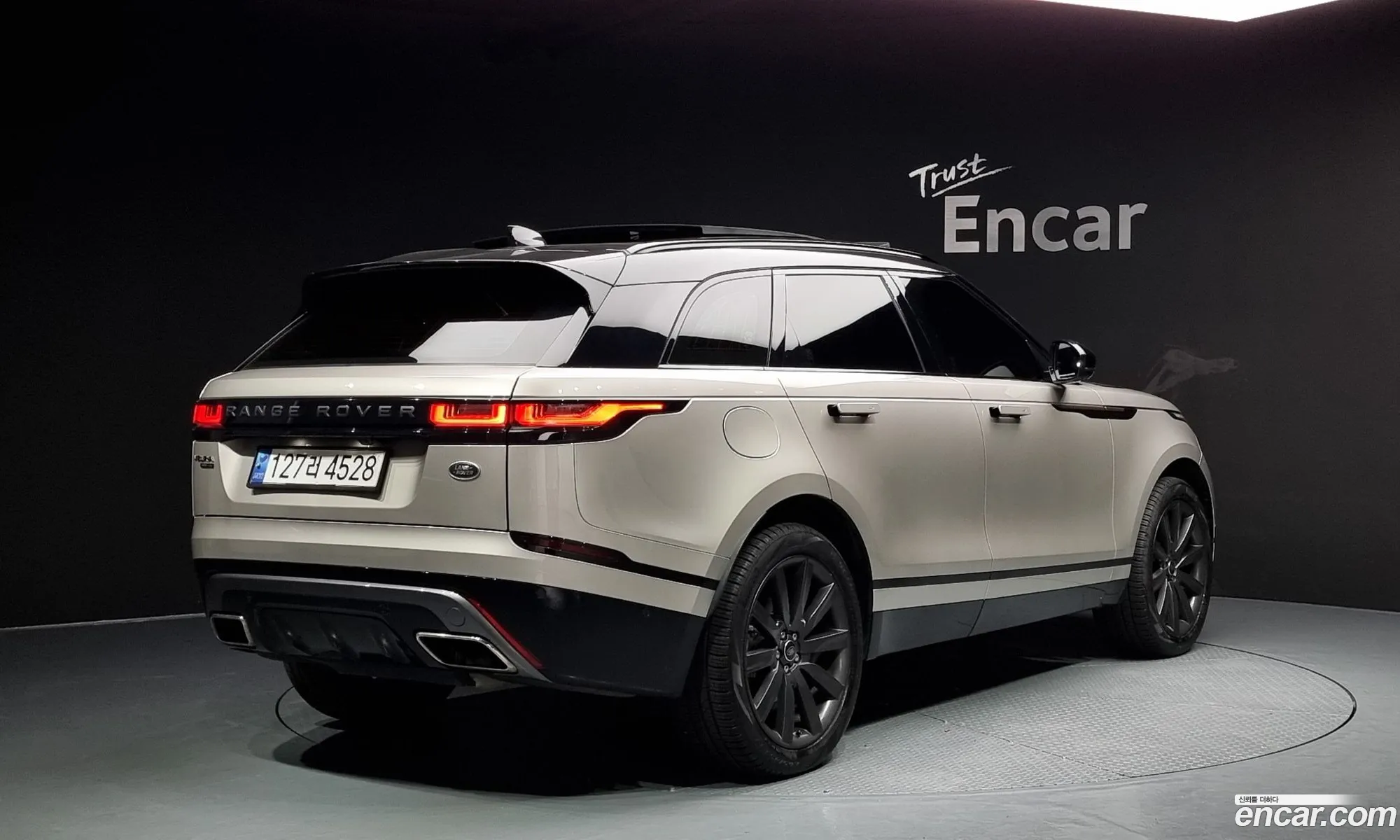 Land Rover Range Rover Velar 30 D300 R-Dynamic Hse - фотография 5675800