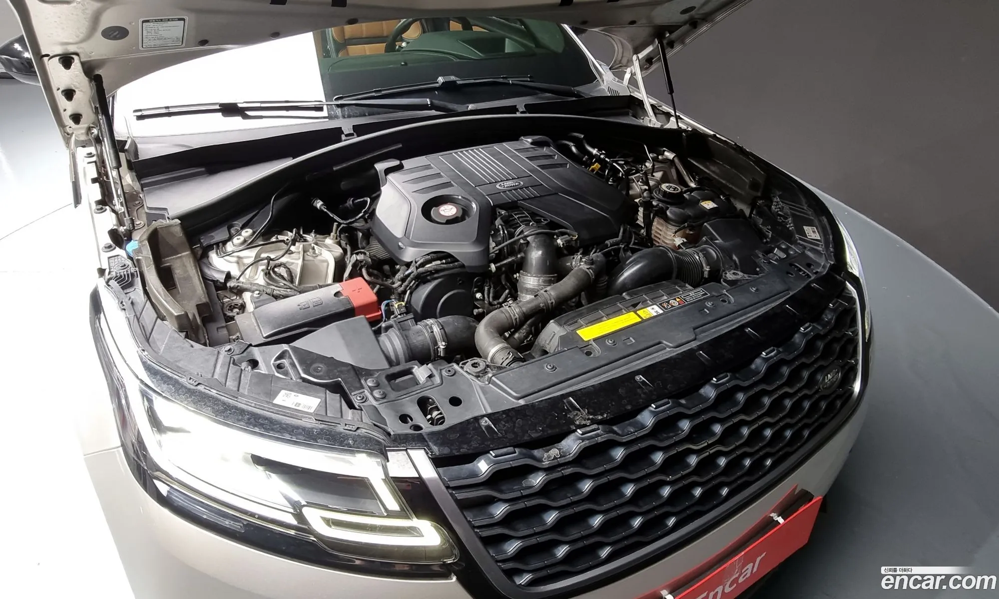 Land Rover Range Rover Velar 30 D300 R-Dynamic Hse - фотография 5675804
