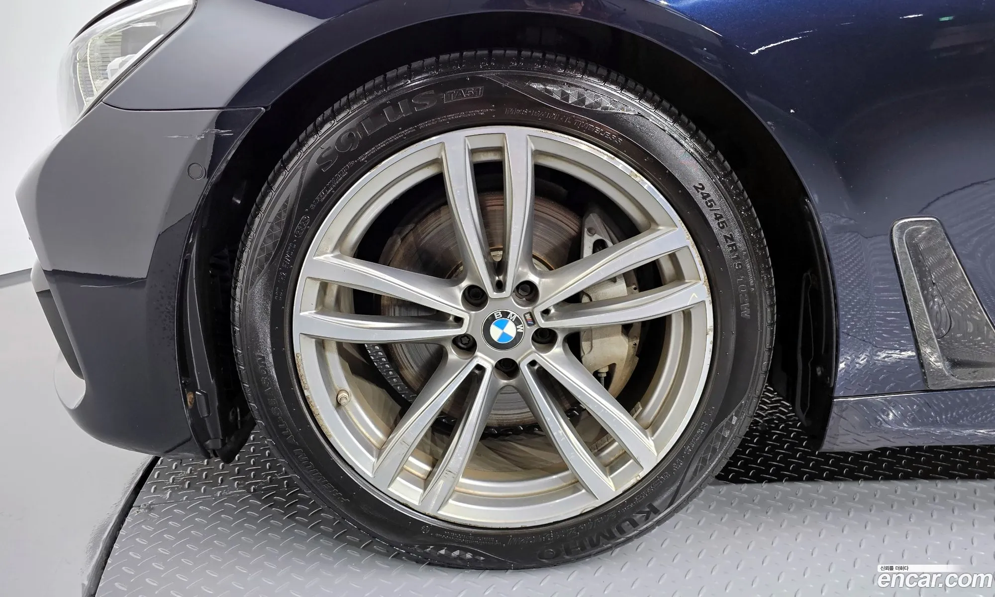 BMW 7 Series G11 740D xDrive M Sports - фотография 12393550