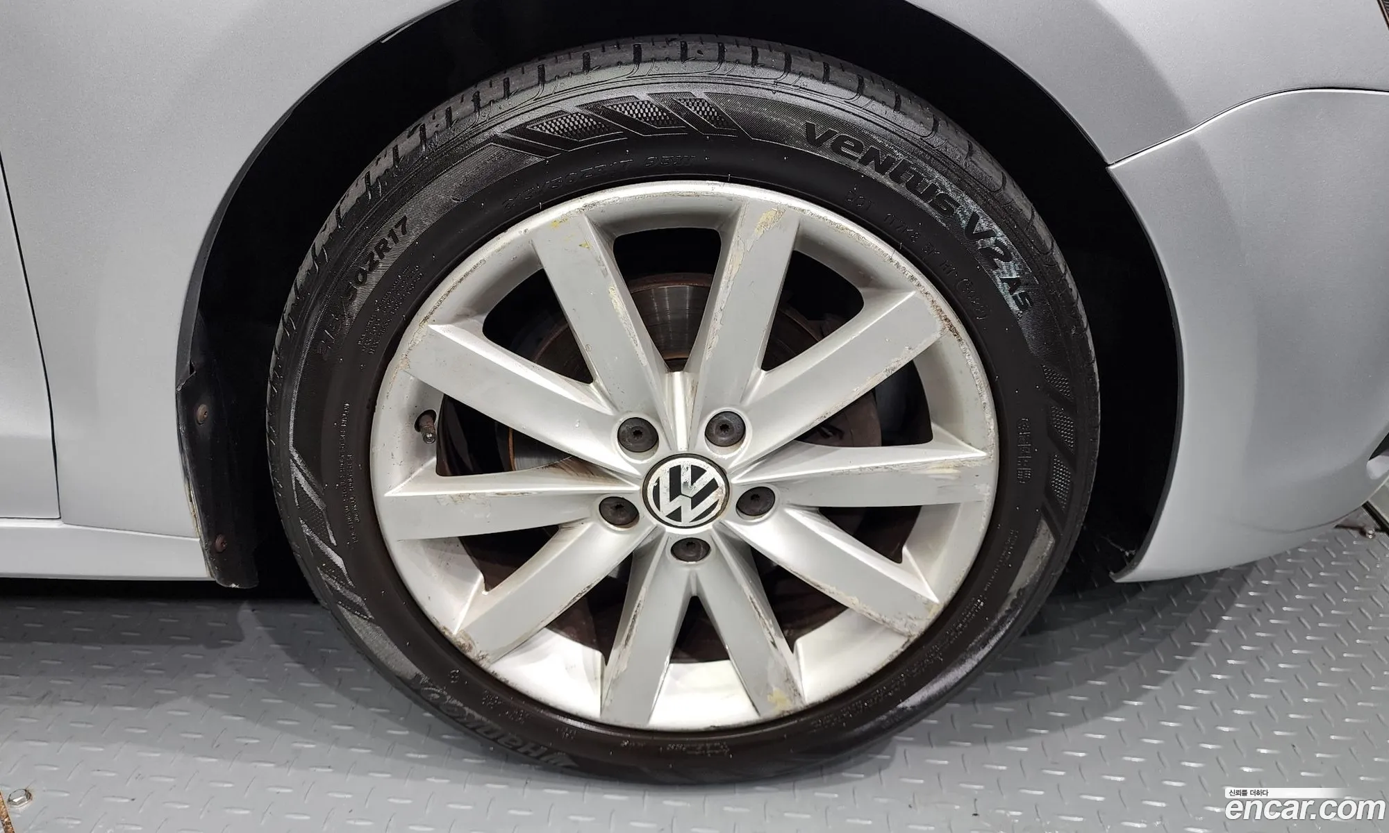 Volkswagen New Jetta 20 Tdi 6Th Generation - фотография 12633561