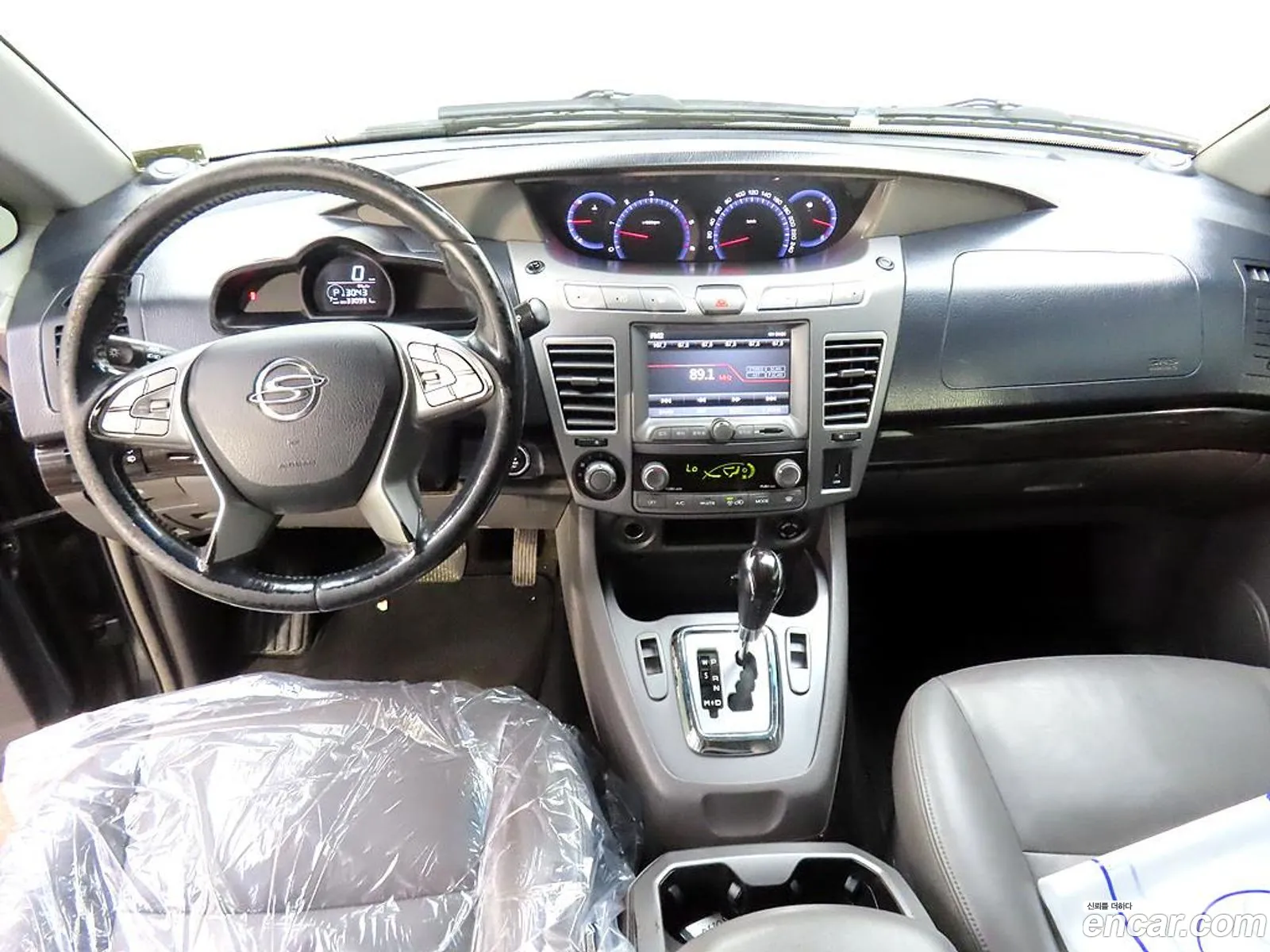 Kg Mobility Ssangyong Korando Turismo 4Wd Gt 9-Seater - фотография 14390784