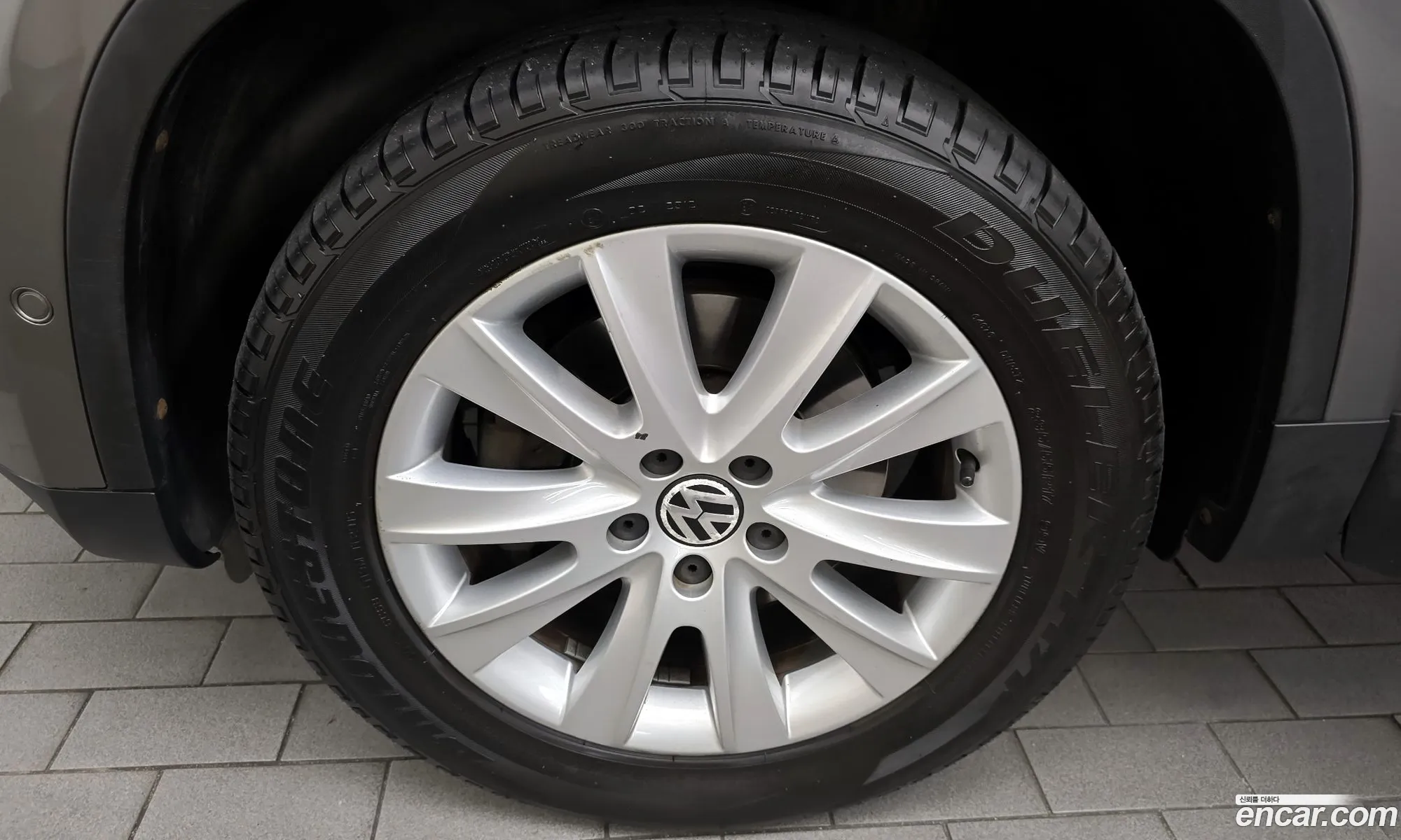 Volkswagen Tiguan 20 Tdi 5N - фотография 12631723
