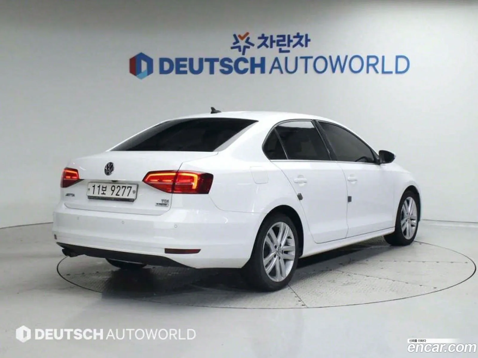 Volkswagen New Jetta 20 Tdi Bluemotion Premium 6Th Generation - фотография 12633540