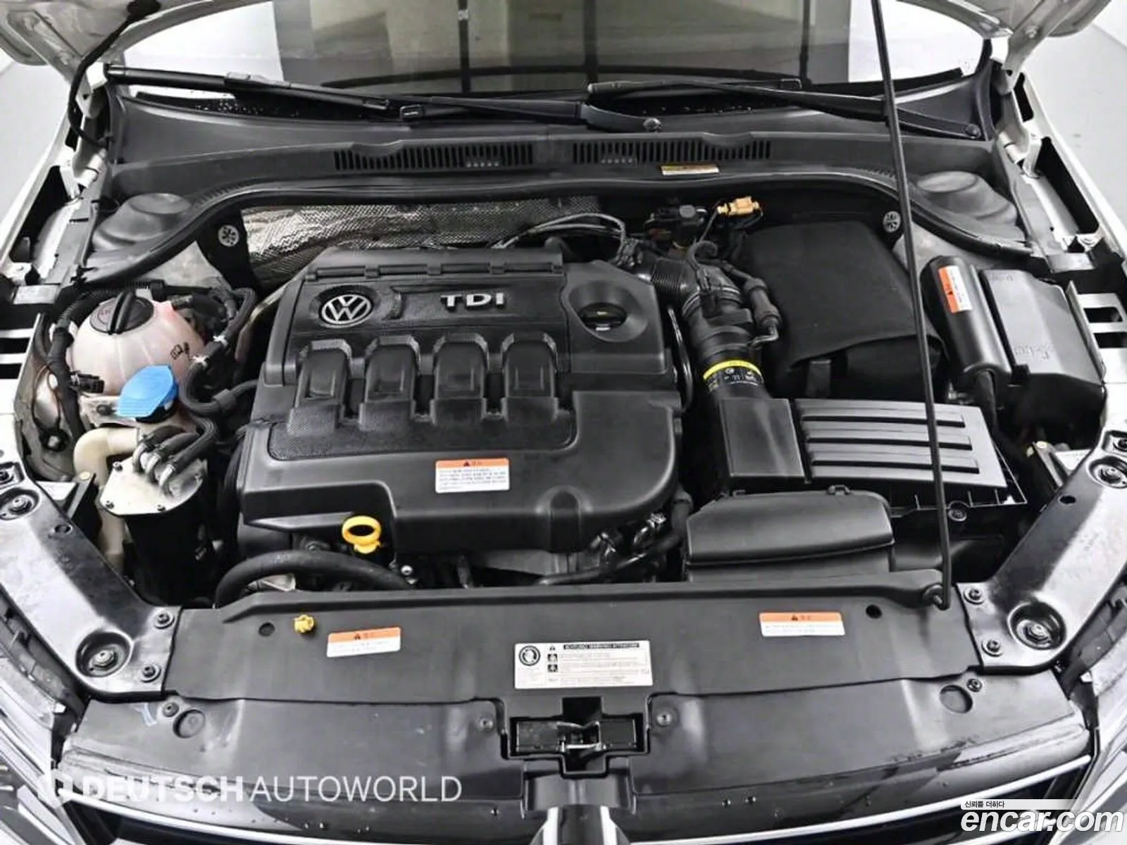 Volkswagen New Jetta 20 Tdi Bluemotion Premium 6Th Generation - фотография 12633544