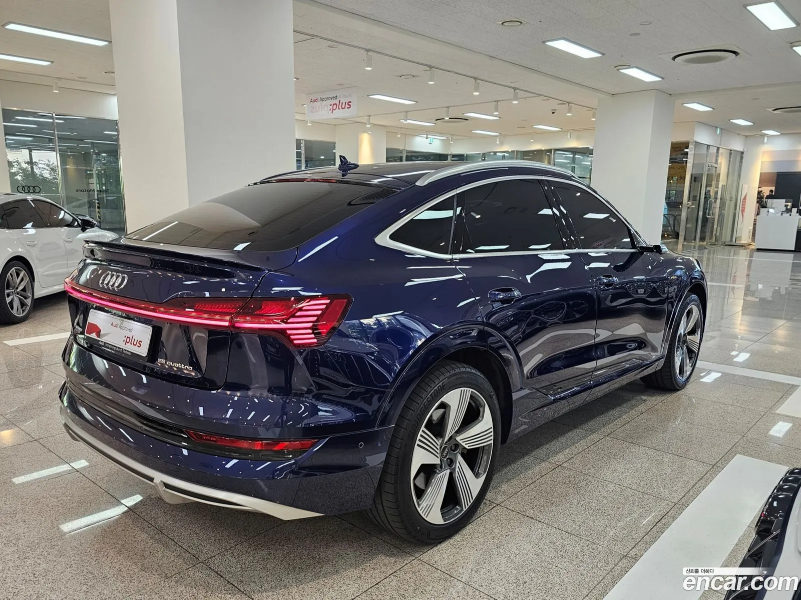 Audi E-Tron 55 Quattro Sportback - фотография 12702945