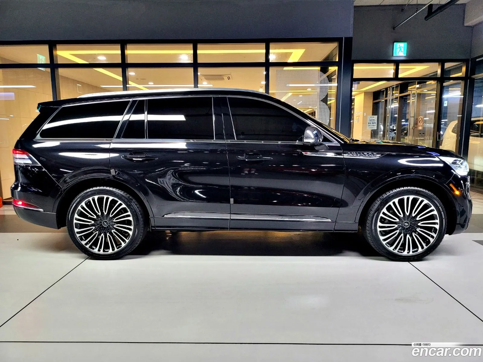 Lincoln Aviator 2Nd Generation 30 Black Label Awd - фотография 4758543