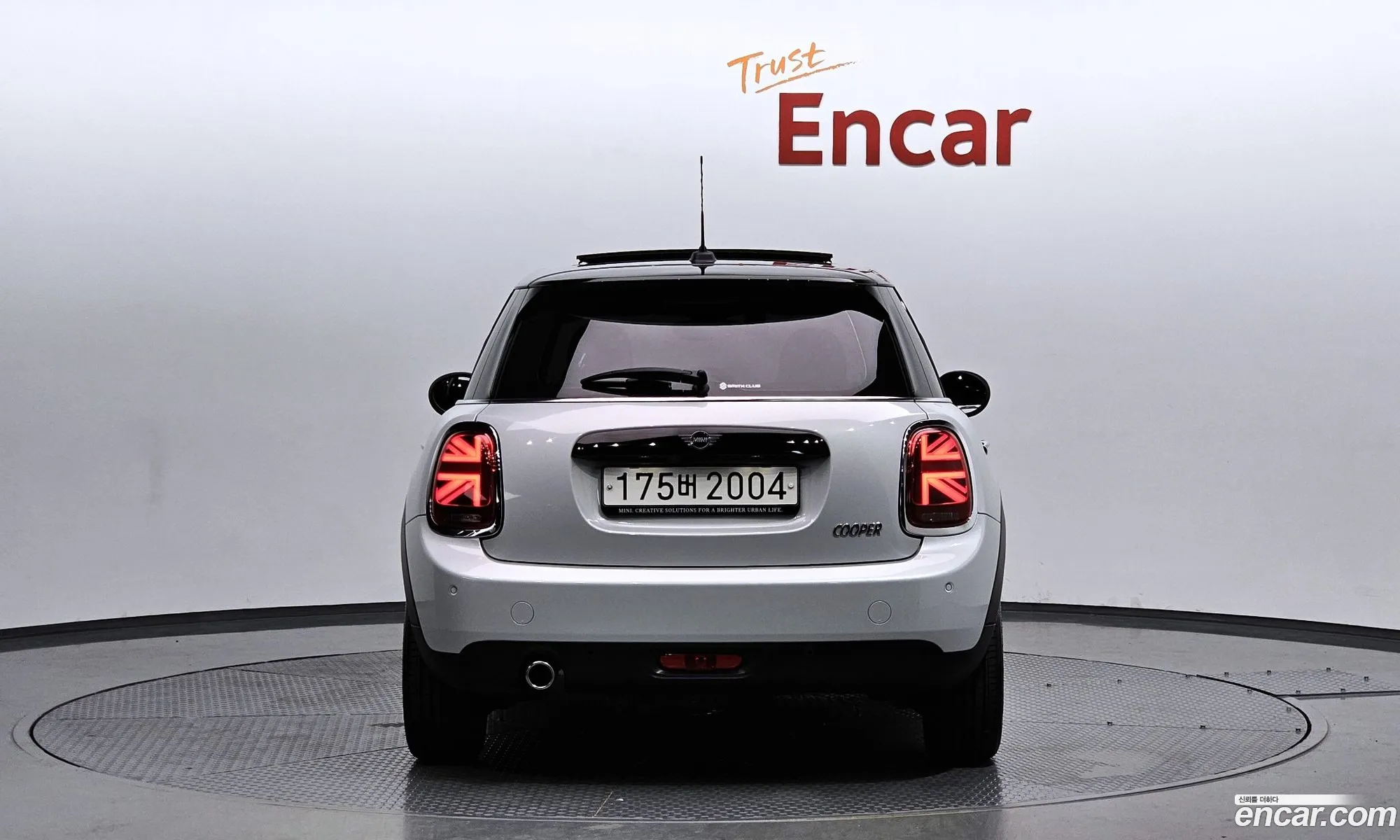 Mini Cooper 5-Door High 3Rd Generation - фотография 779228