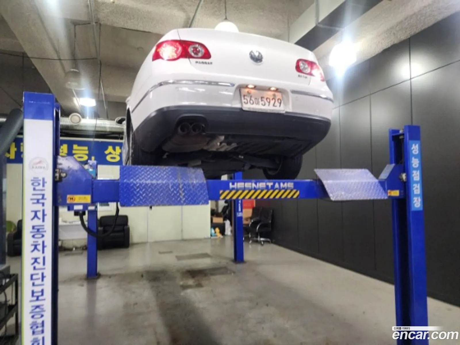 Volkswagen New Passat 20 Tdi Premium B6 - фотография 12635233