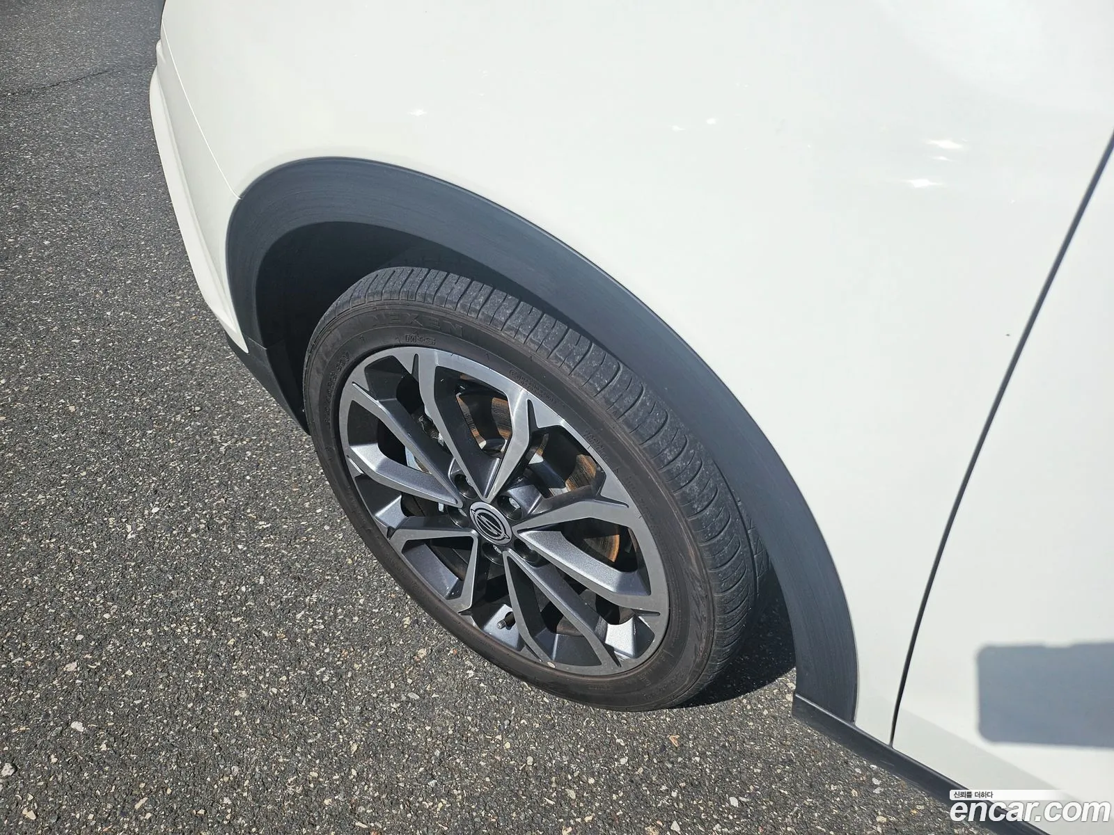 Kg Mobility Ssangyong Tivoli Armor Gear Edition 2Wd - фотография 3966764
