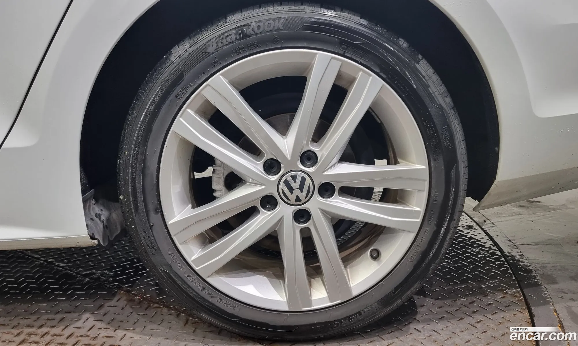 Volkswagen New Jetta 20 Tdi Bluemotion Premium 6Th Generation - фотография 12451911