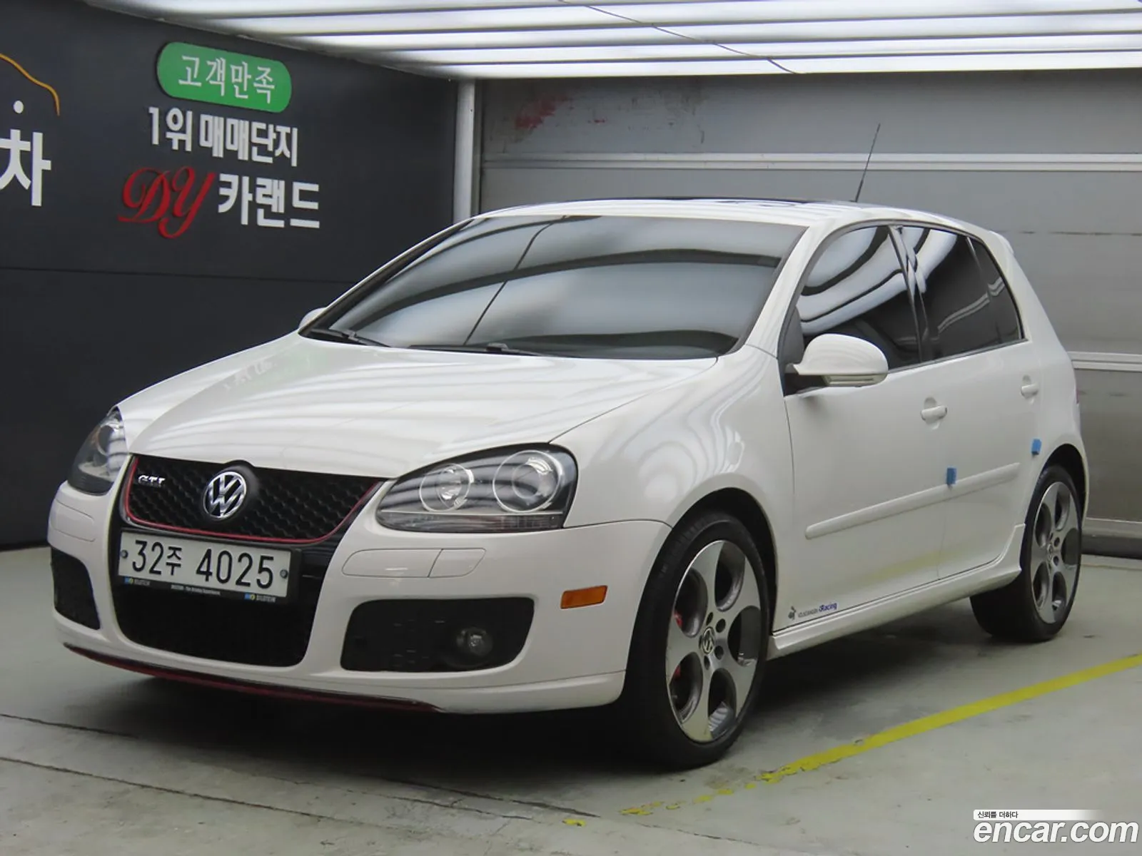 Volkswagen Golf 5Th Generation 20 Gti 5-Door - фотография 12610753