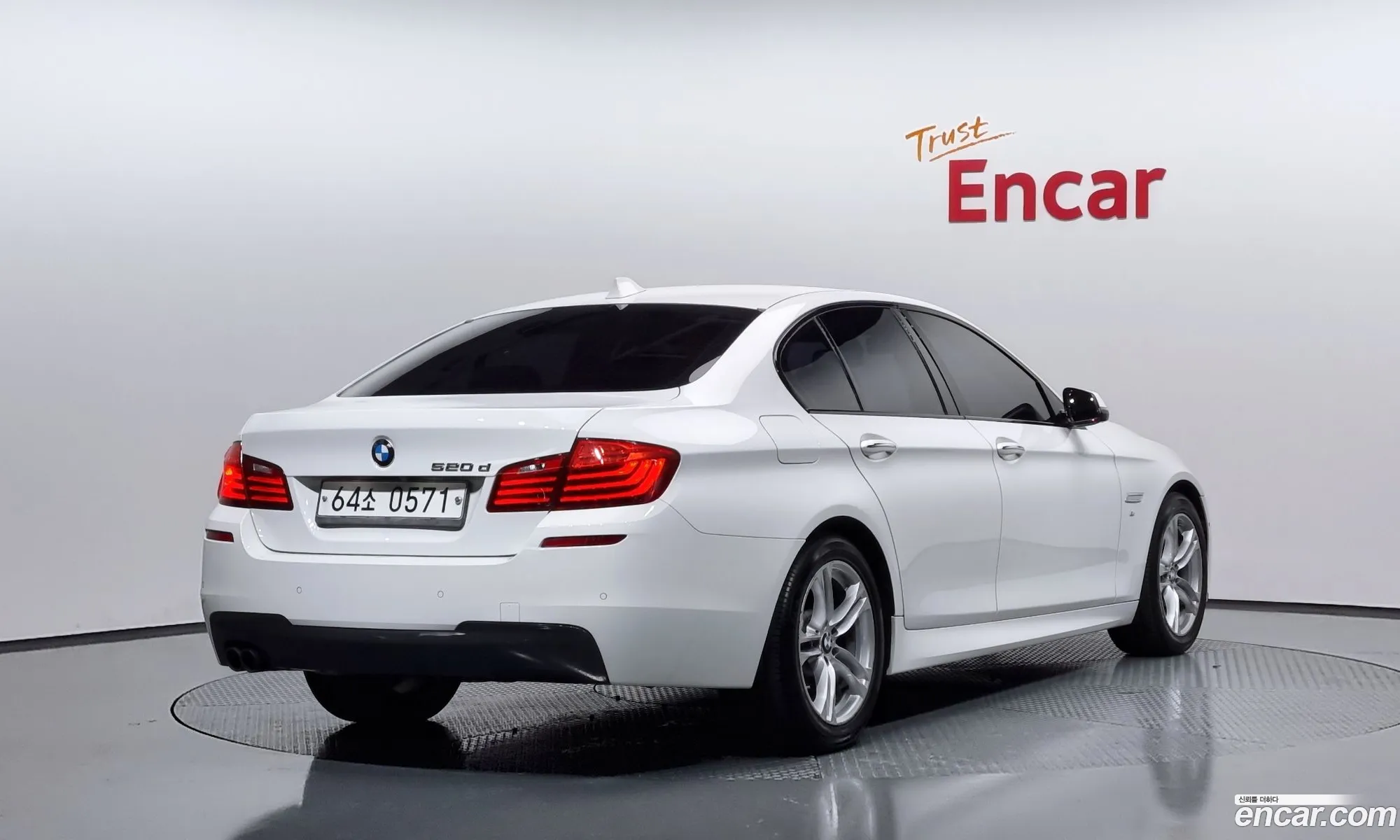 BMW 5 Series F10 520D M Aerodynamics - фотография 148016