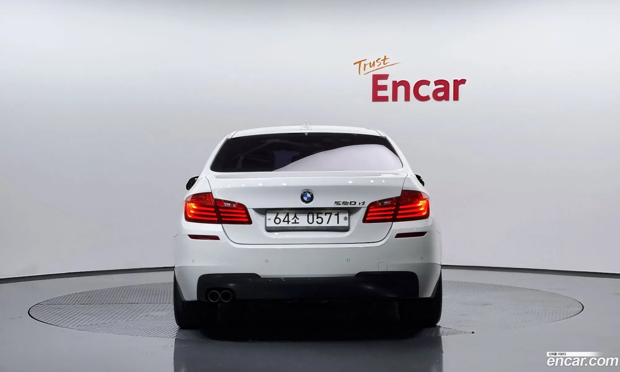 BMW 5 Series F10 520D M Aerodynamics - фотография 148018