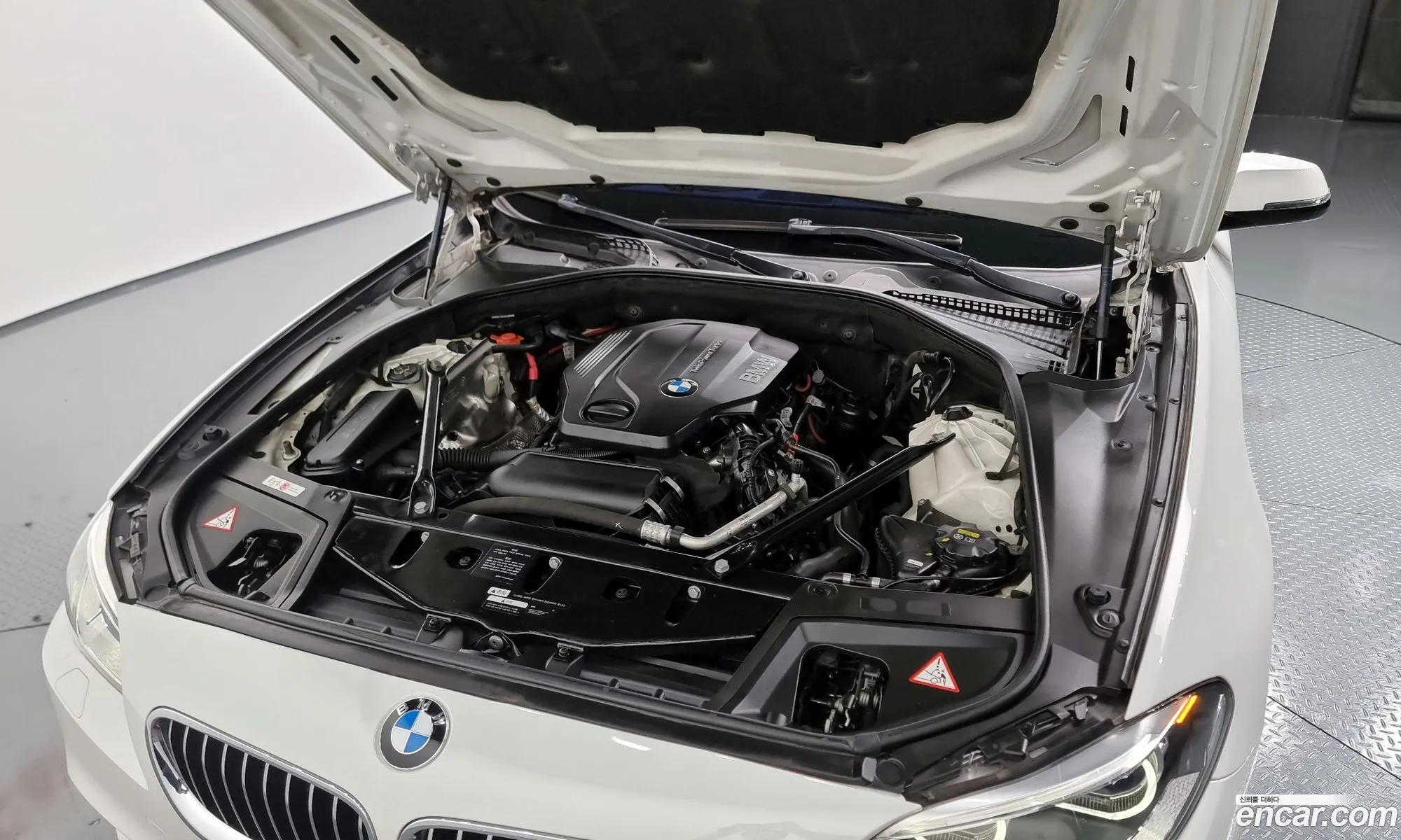 BMW 5 Series F10 520D M Aerodynamics - фотография 148020