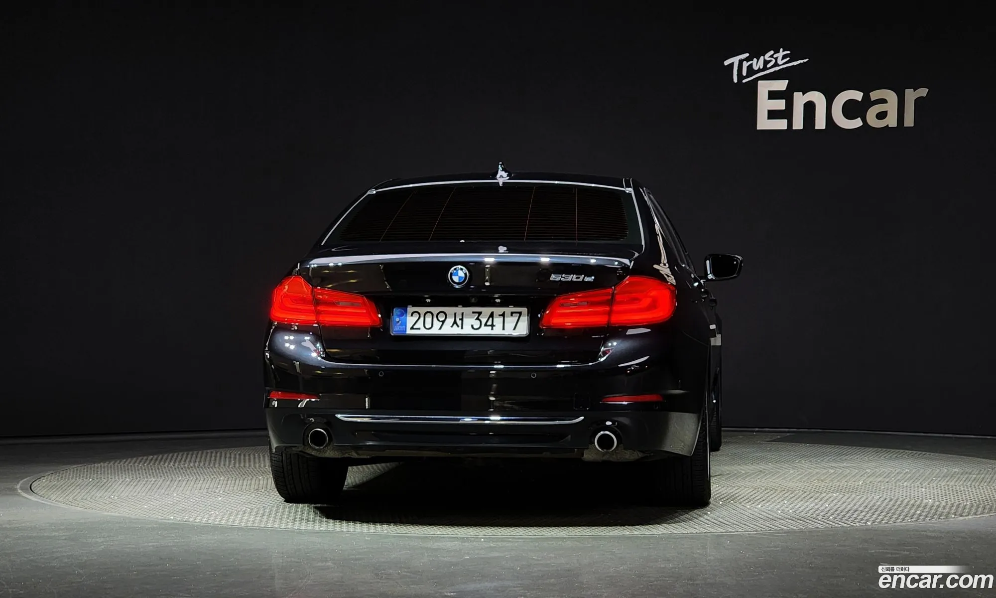 BMW 5 Series G30 530E Luxury - фотография 11977419