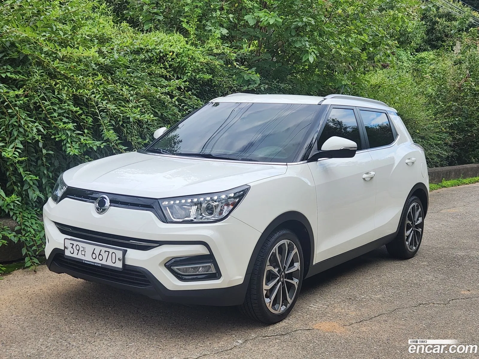 Kg Mobility Ssangyong Tivoli Armor Gear Edition 2Wd - фотография 3955346