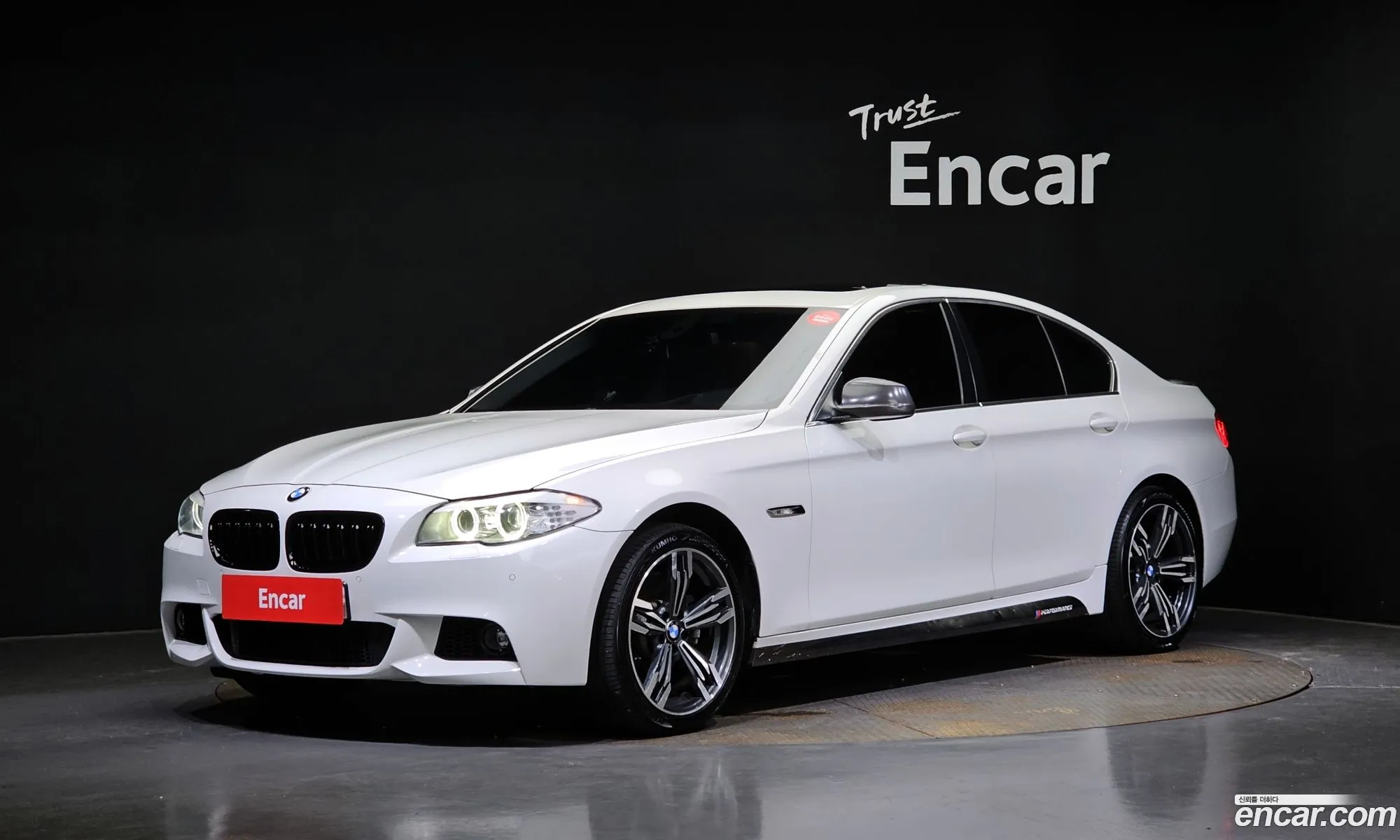 BMW 5 Series F10 520D - фотография 4603576