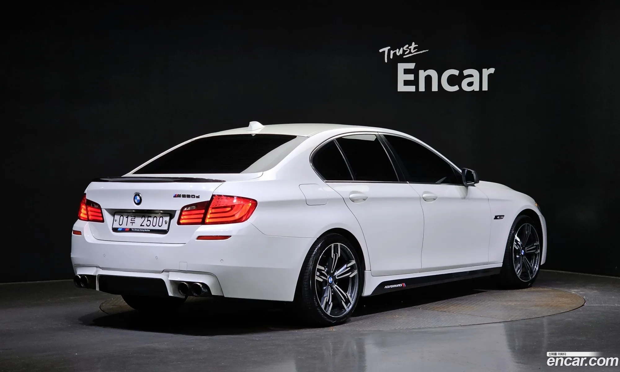 BMW 5 Series F10 520D - фотография 4603577