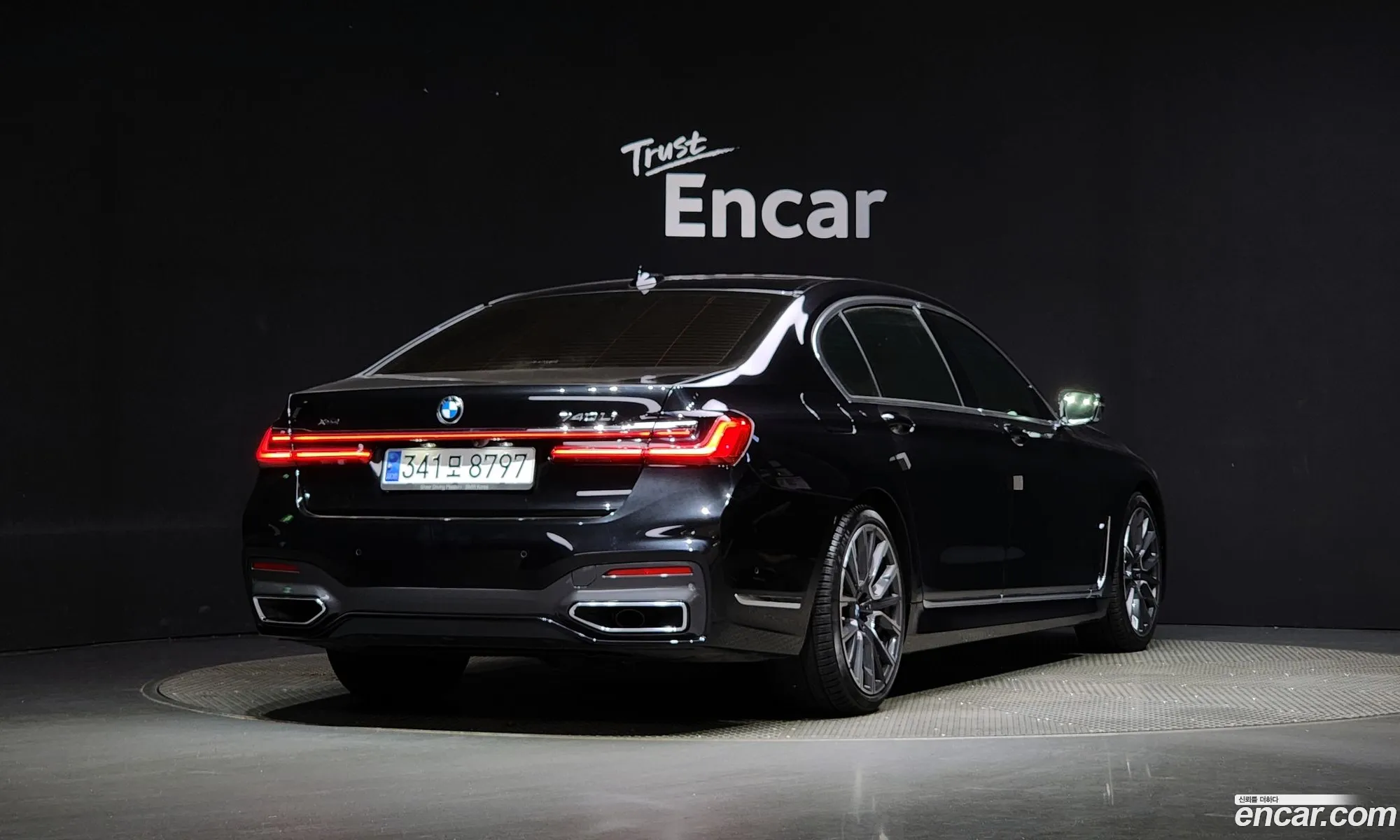 BMW 7 Series G11 740Li xDrive M Sports - фотография 4603697