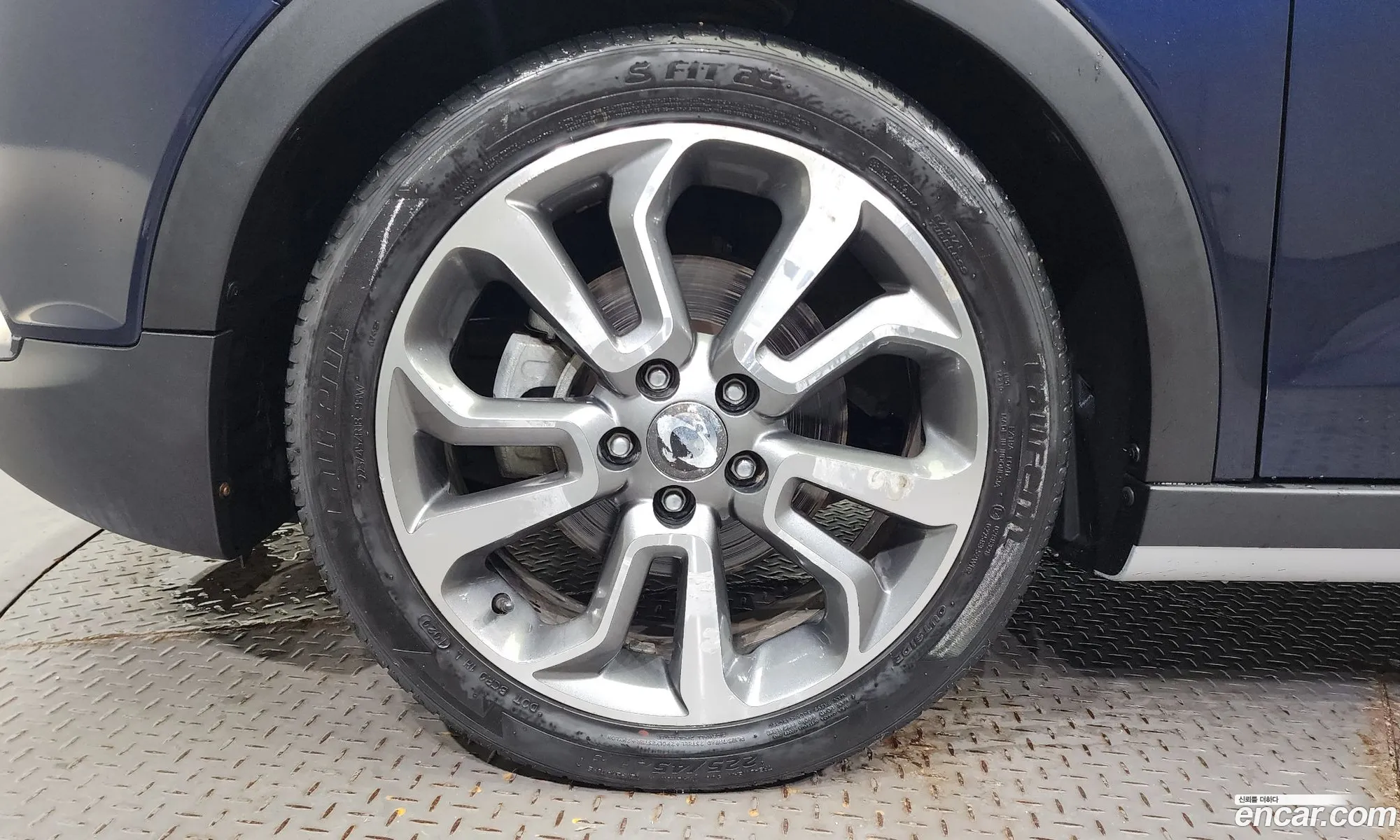 Kg Mobility Ssangyong Tivoli Lx 2Wd Top-Of-The-Line Model - фотография 4579200