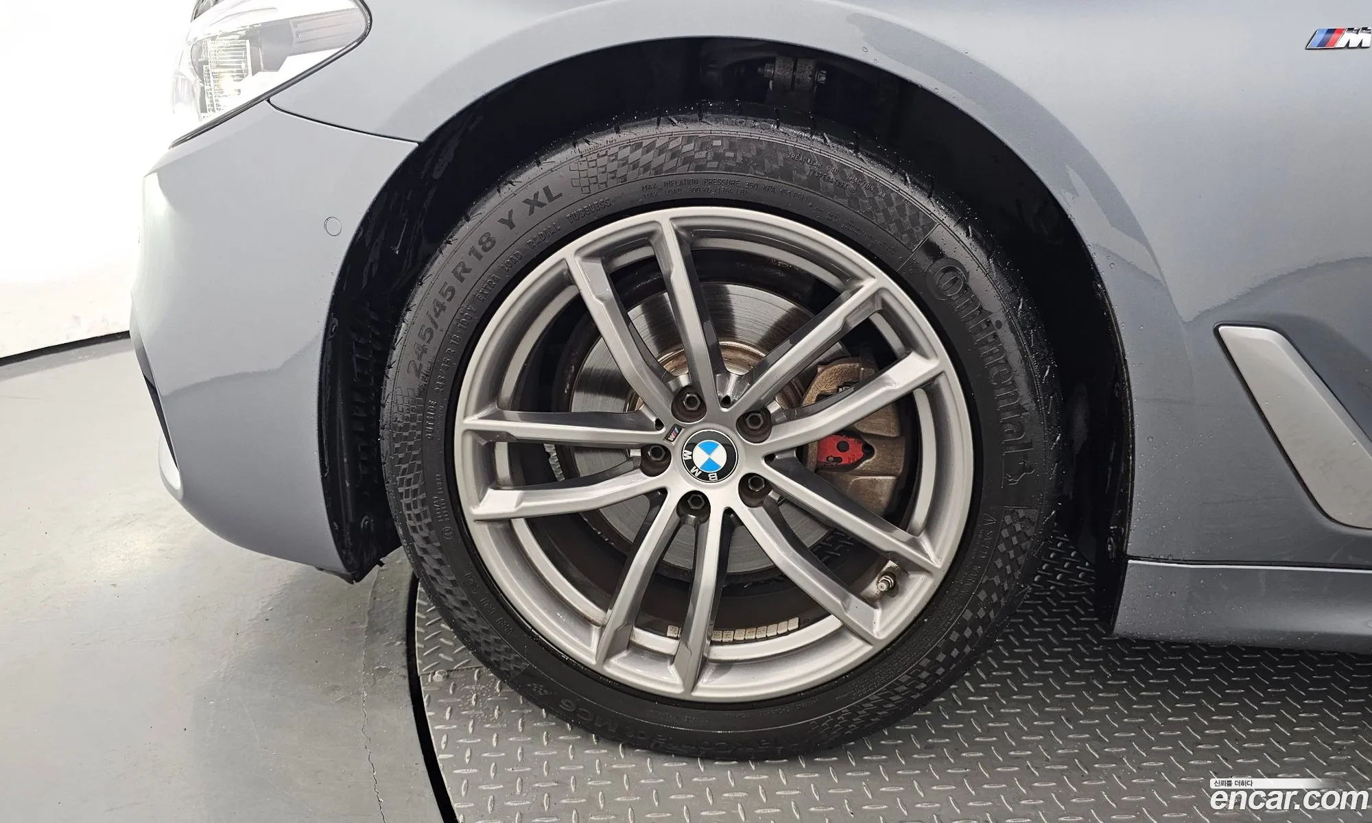 BMW 5 Series G30 520D xDrive M Sport Plus - фотография 11977372