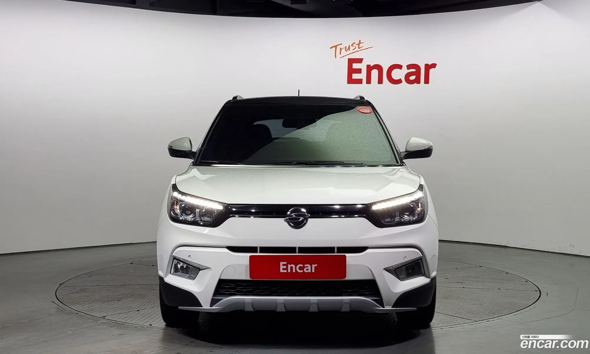 Kg Mobility Ssangyong Tivoli Lx 2Wd Top-Of-The-Line Model - фотография 4608505