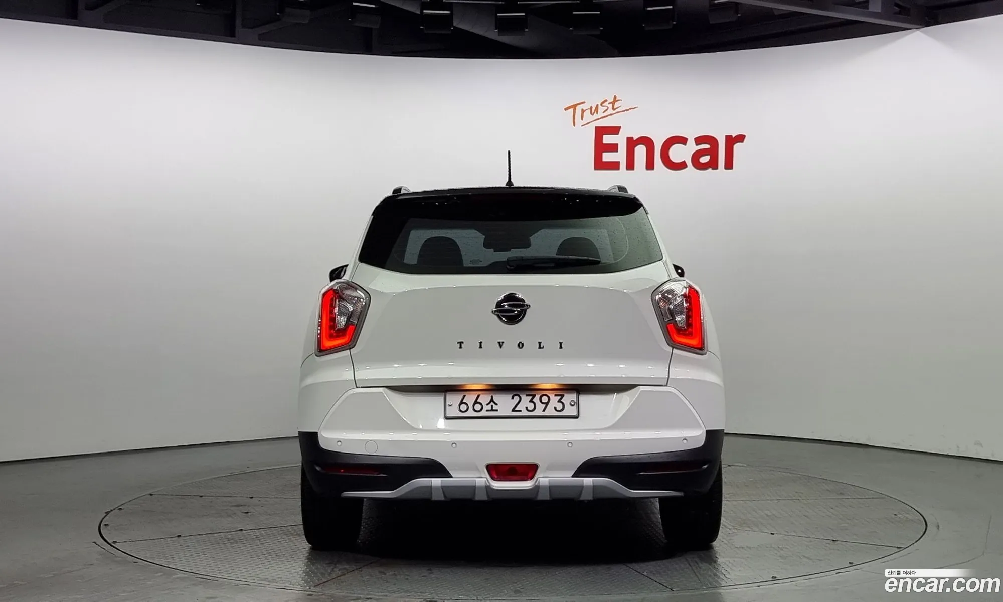 Kg Mobility Ssangyong Tivoli Lx 2Wd Top-Of-The-Line Model - фотография 4608506