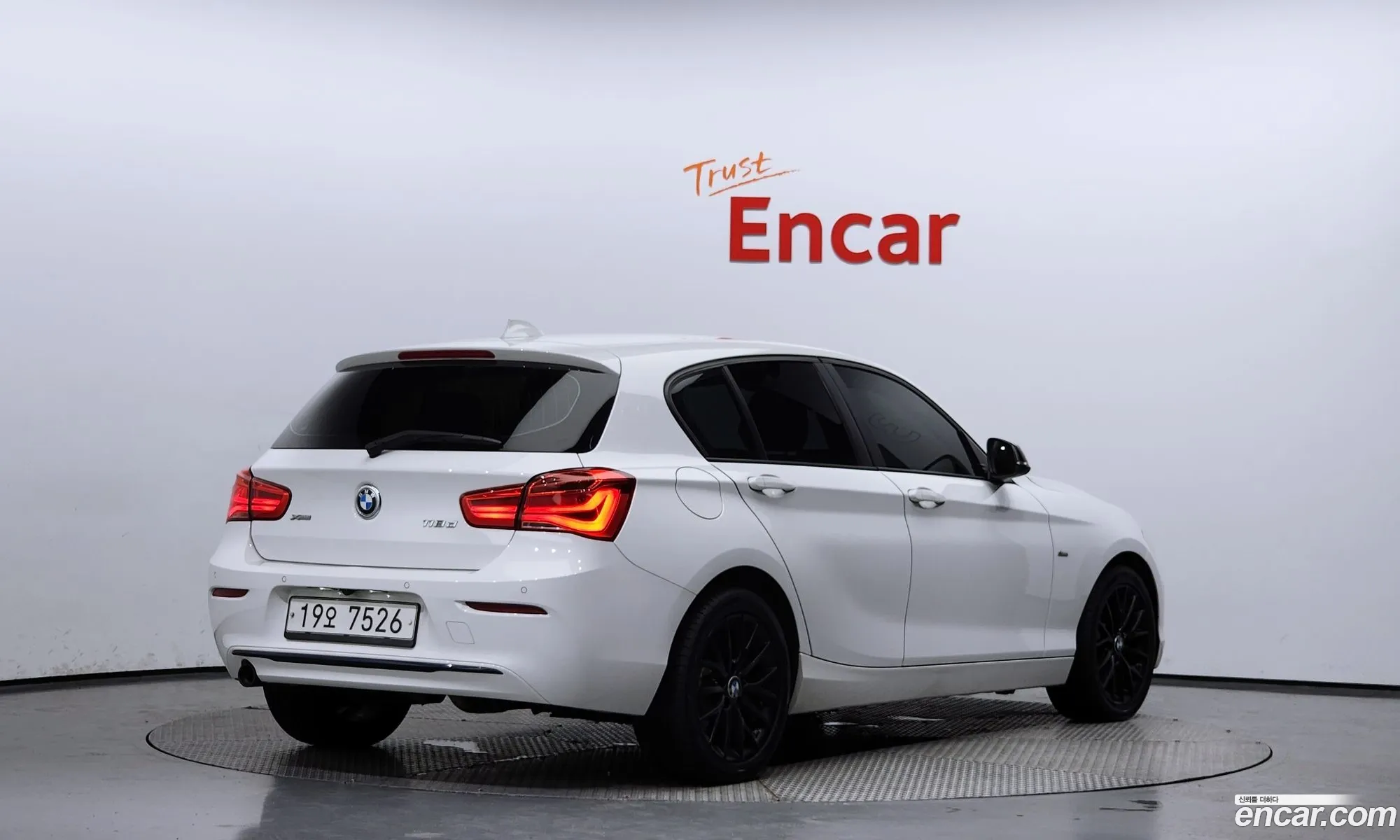 BMW 1 Series F20 118D Sports 5-Door - фотография 4603625