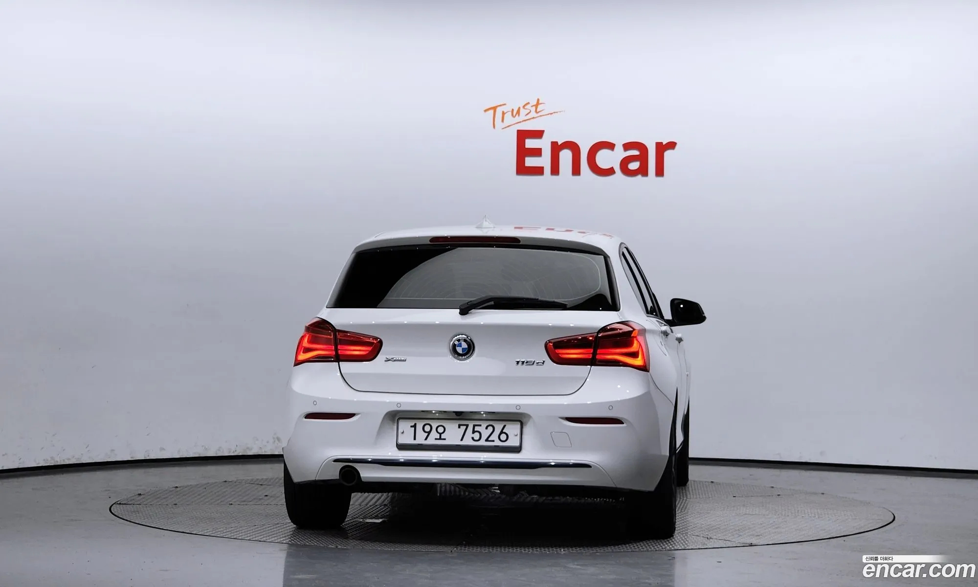 BMW 1 Series F20 118D Sports 5-Door - фотография 4603627