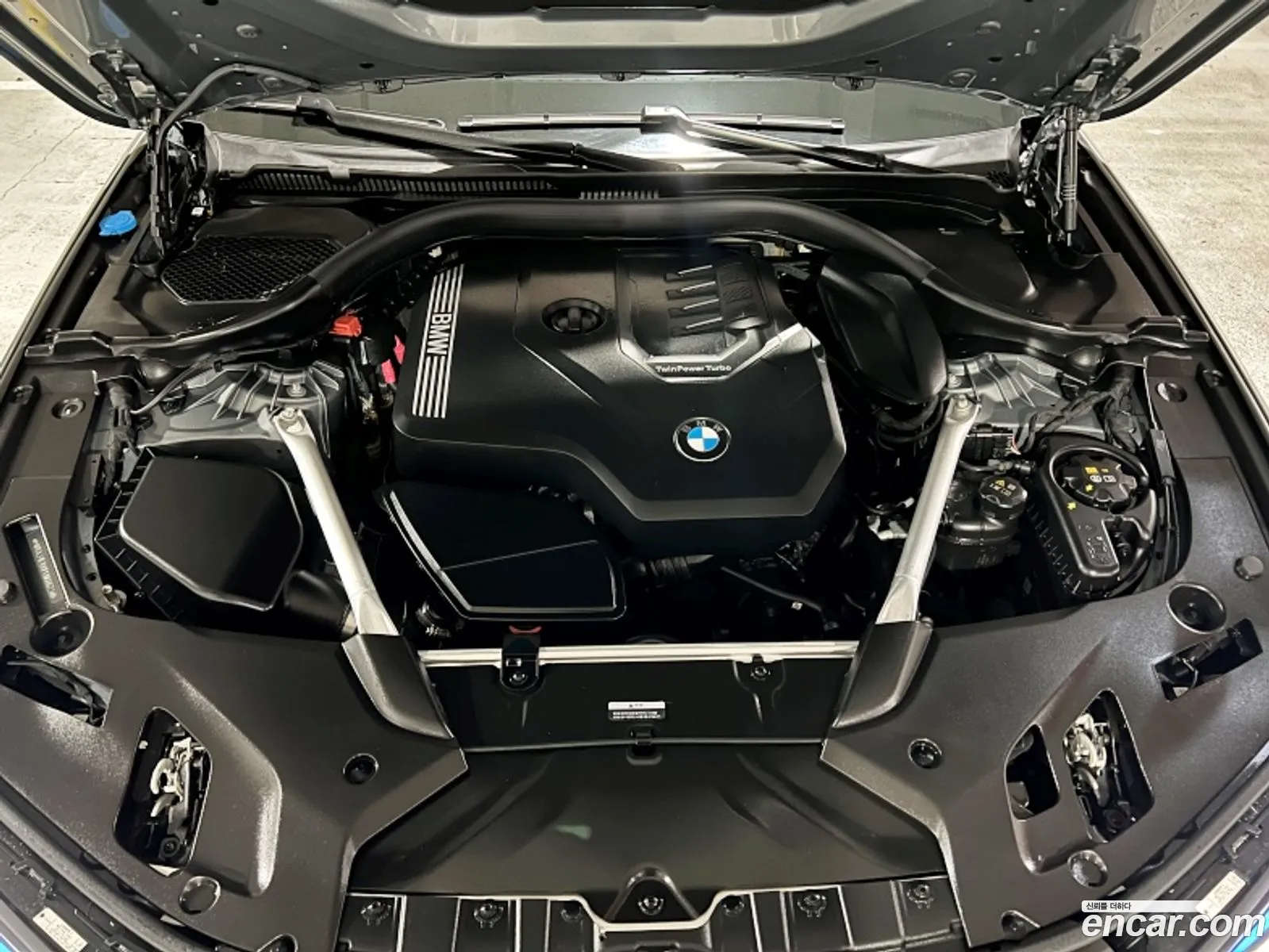 BMW 5 Series G30 530I xDrive M Sports - фотография 4603677