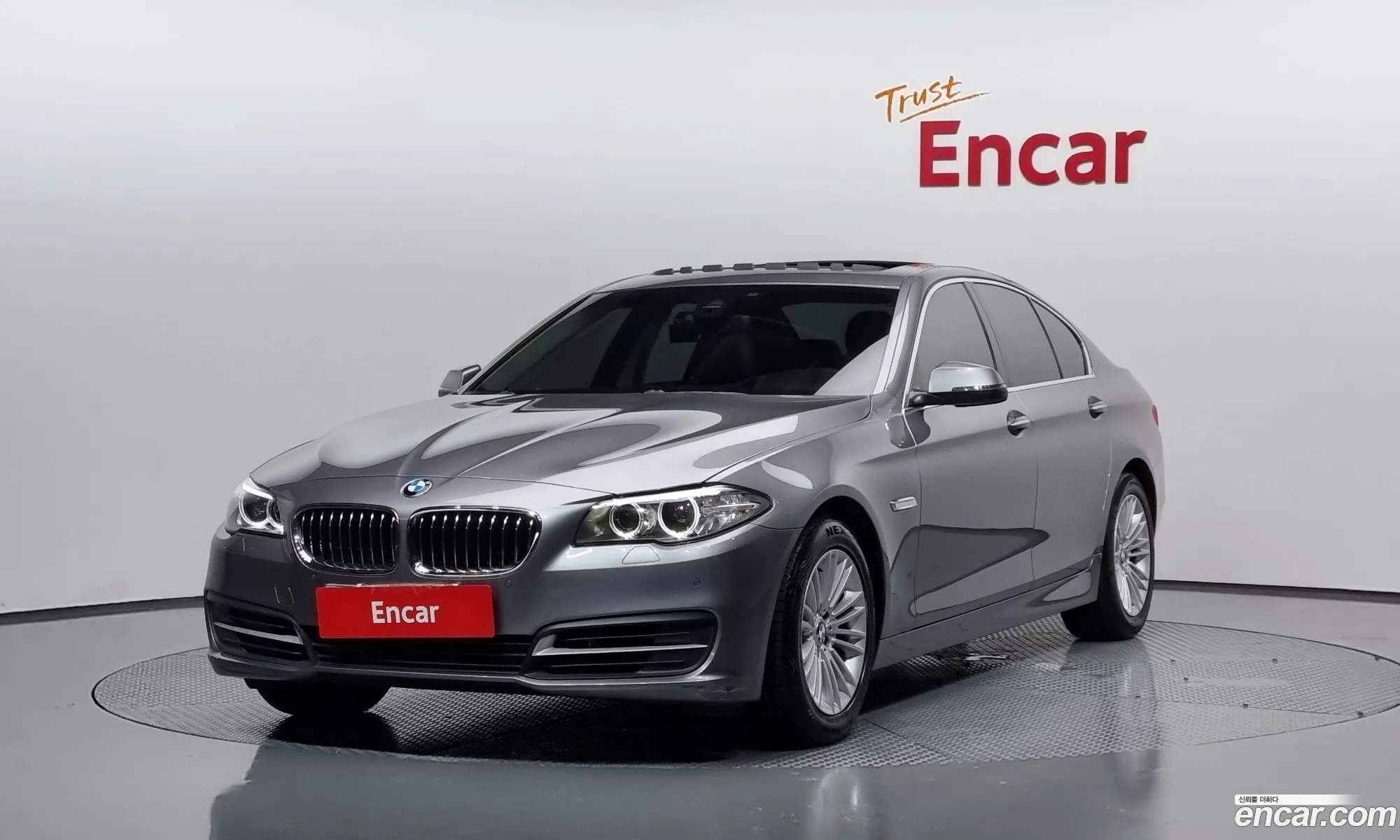 BMW 5 Series F10 520D - фотография 11985215