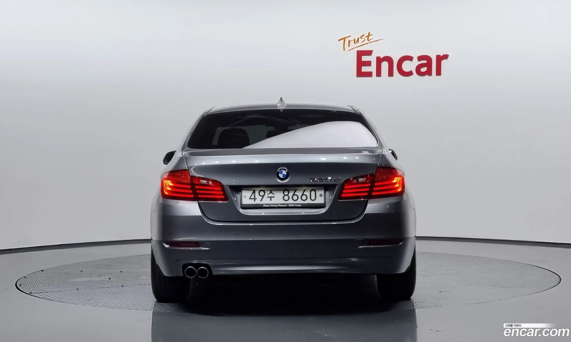 BMW 5 Series F10 520D - фотография 11985220