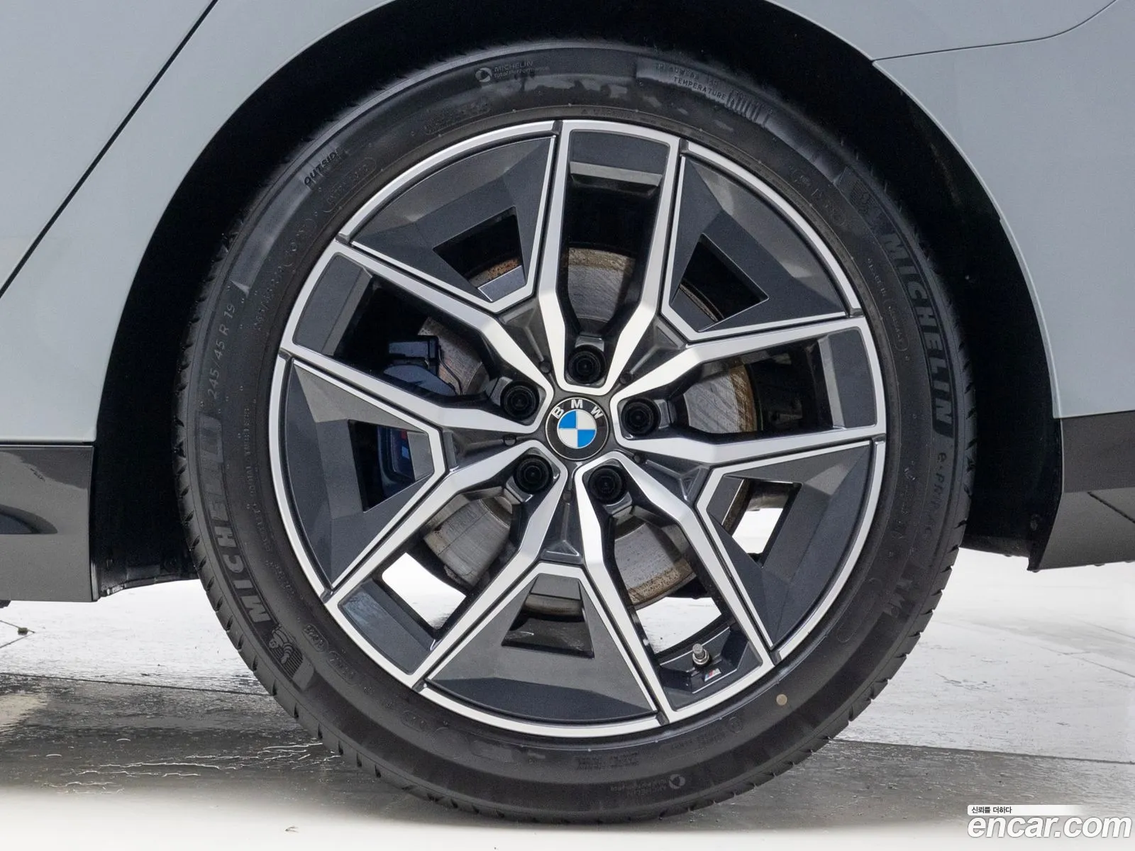 BMW 5 Series G60 523D ​​M Sports - фотография 172375