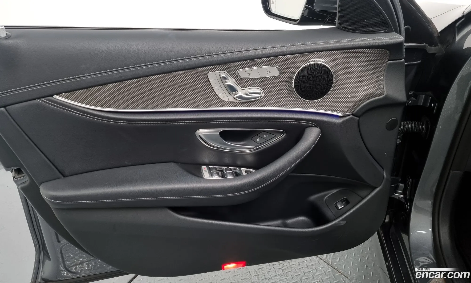 E-Class W213 E300 4Matic Amg Line - фотография 12586224