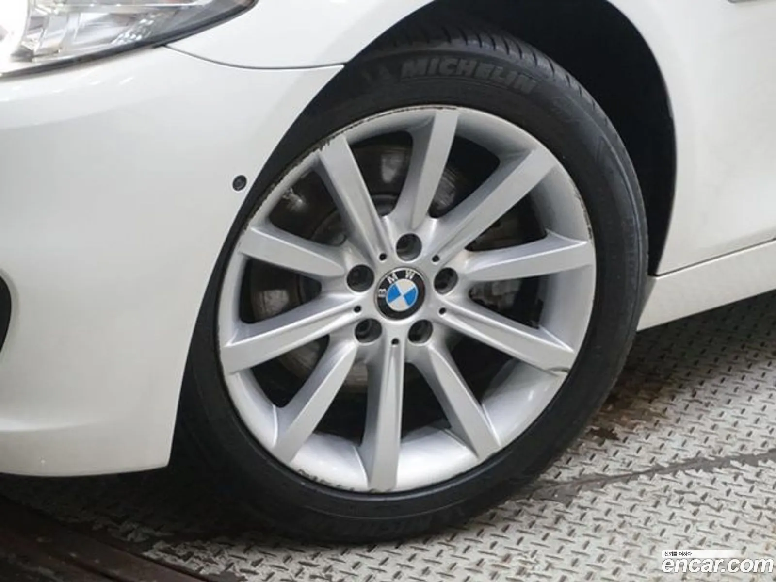 BMW 5 Series F10 528I xDrive - фотография 4597325