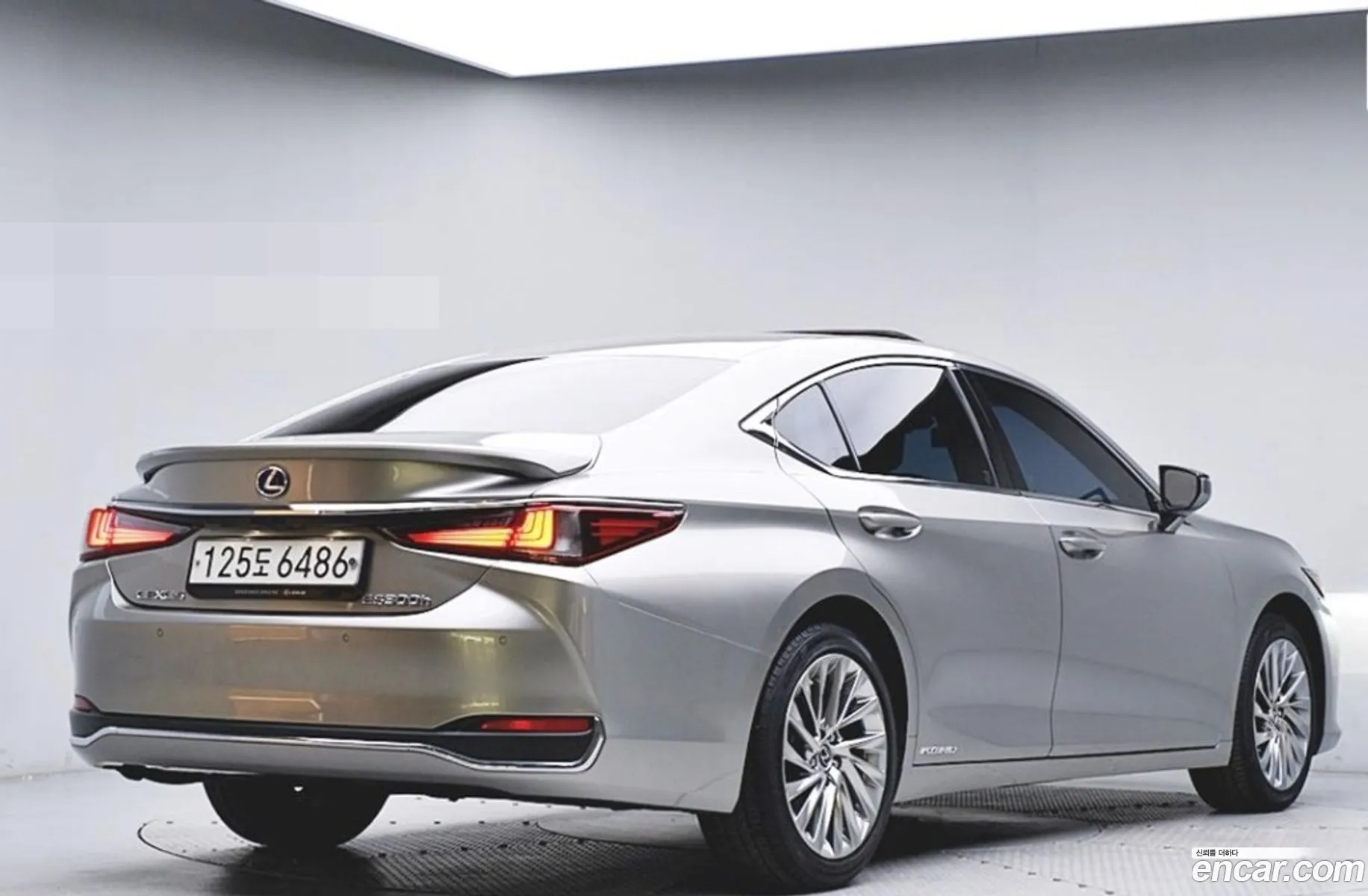 Lexus Es300H 7Th Generation Executive - фотография 6670878
