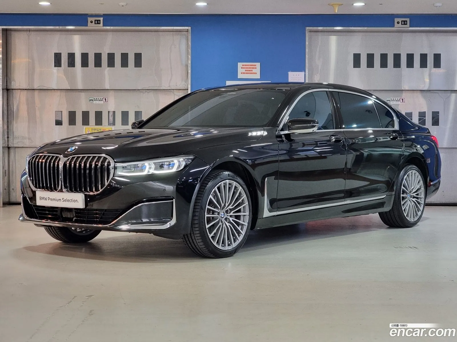 BMW 7 Series G11 740Li xDrive Design Pure Excellence - фотография 12002097