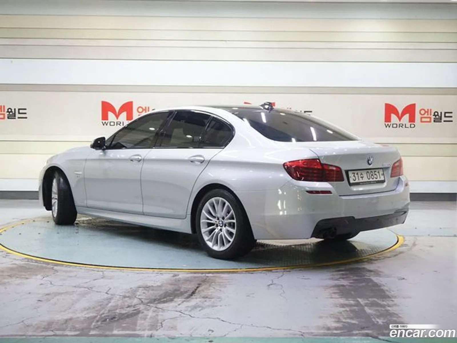 BMW 5 Series F10 520D M Aerodynamics - фотография 12039870