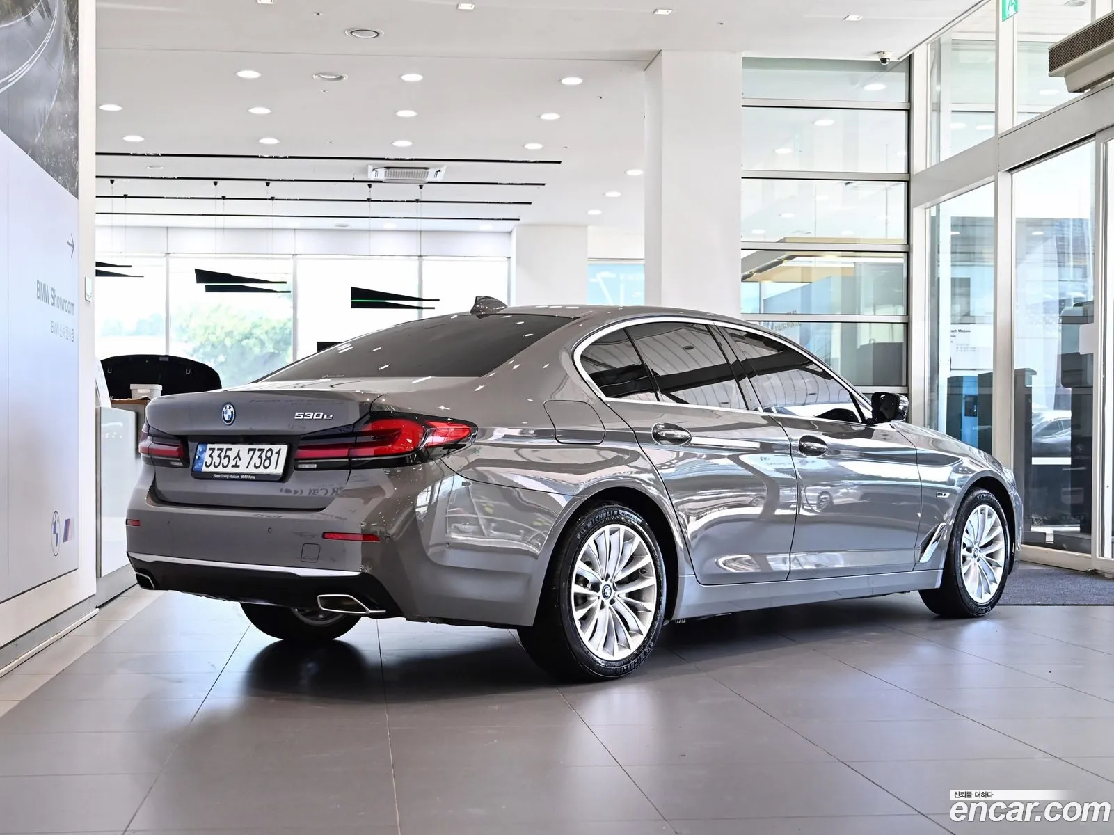 BMW 5 Series G30 530E Luxury - фотография 171690
