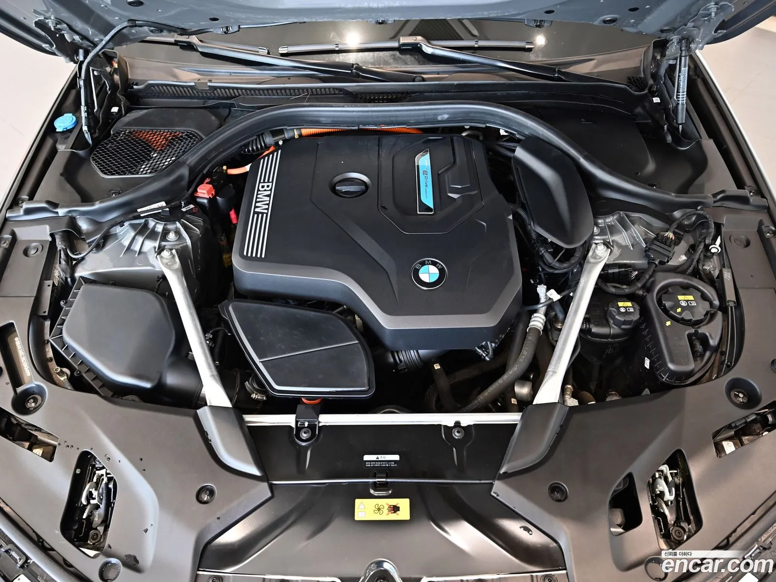 BMW 5 Series G30 530E Luxury - фотография 171694