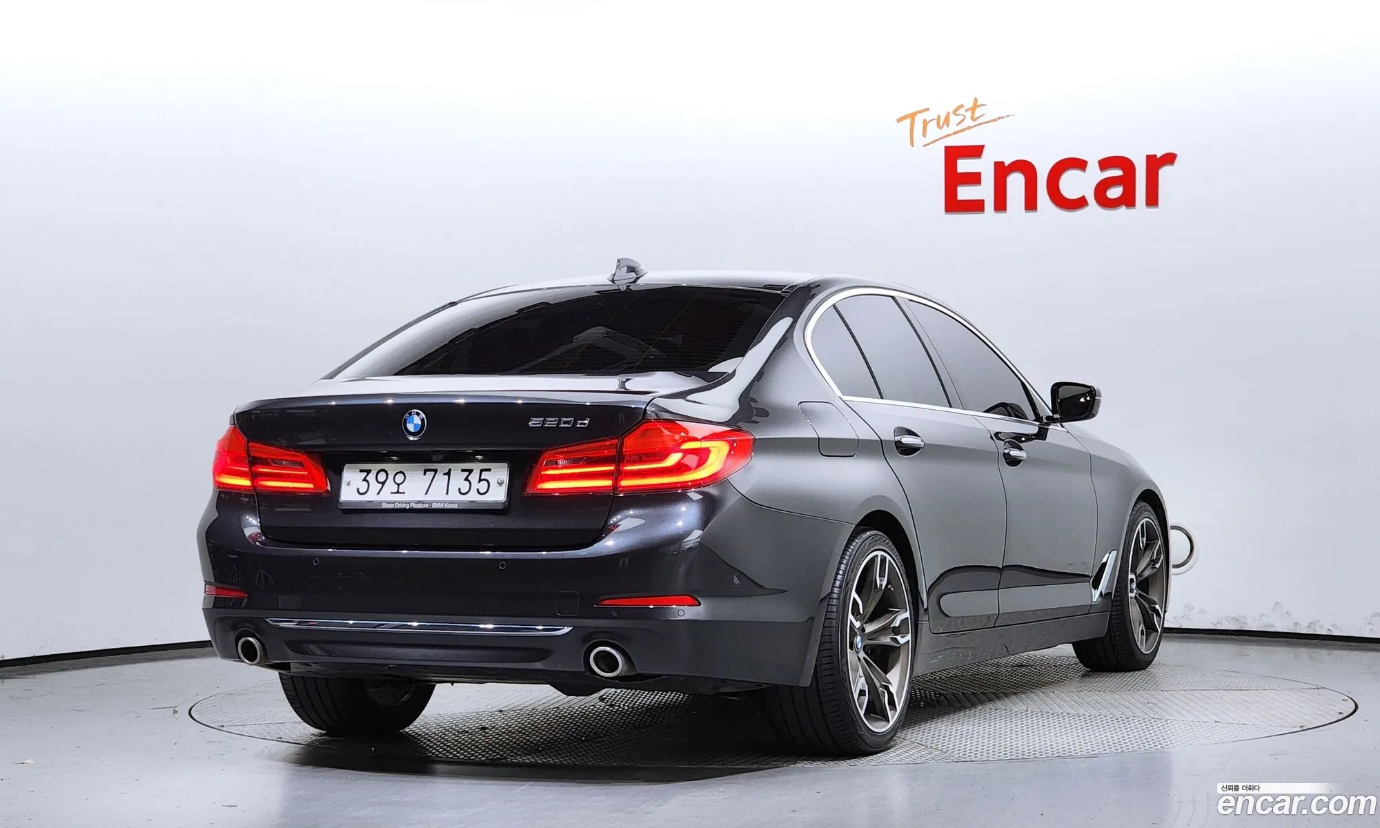 BMW 5 Series G30 520D Luxury Plus - фотография 208462